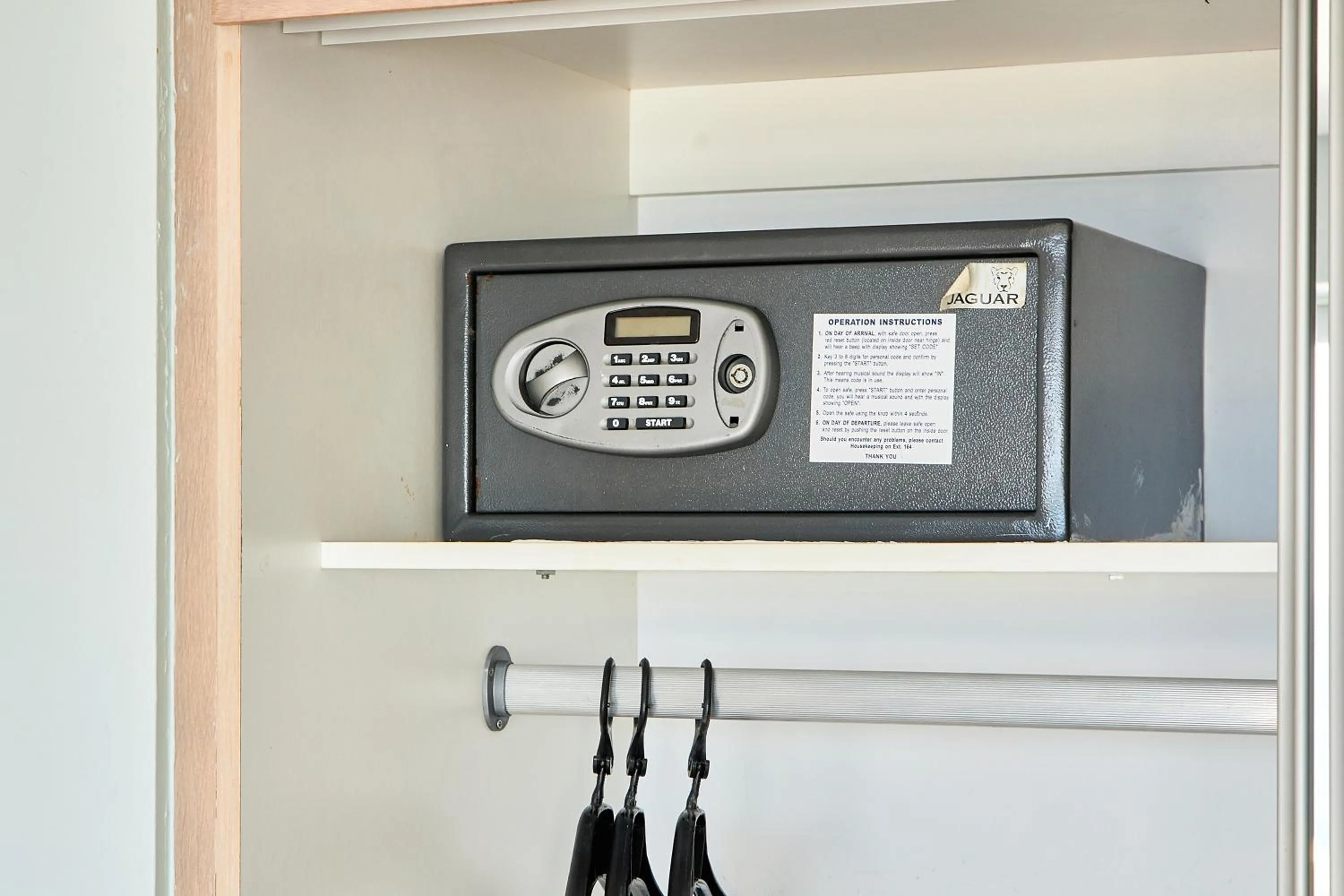 safe in First Group La Montagne