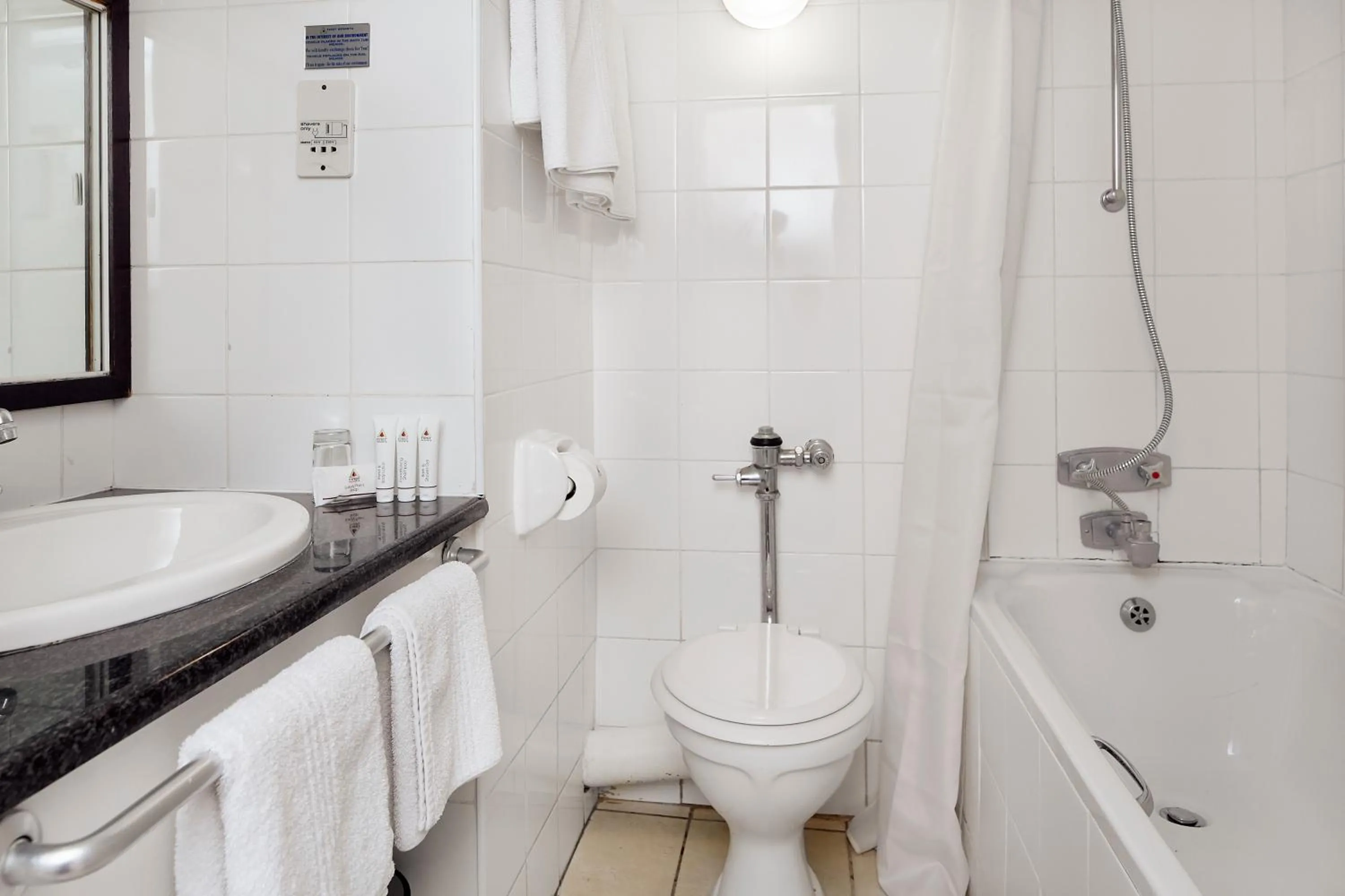 Bathroom in First Group La Montagne