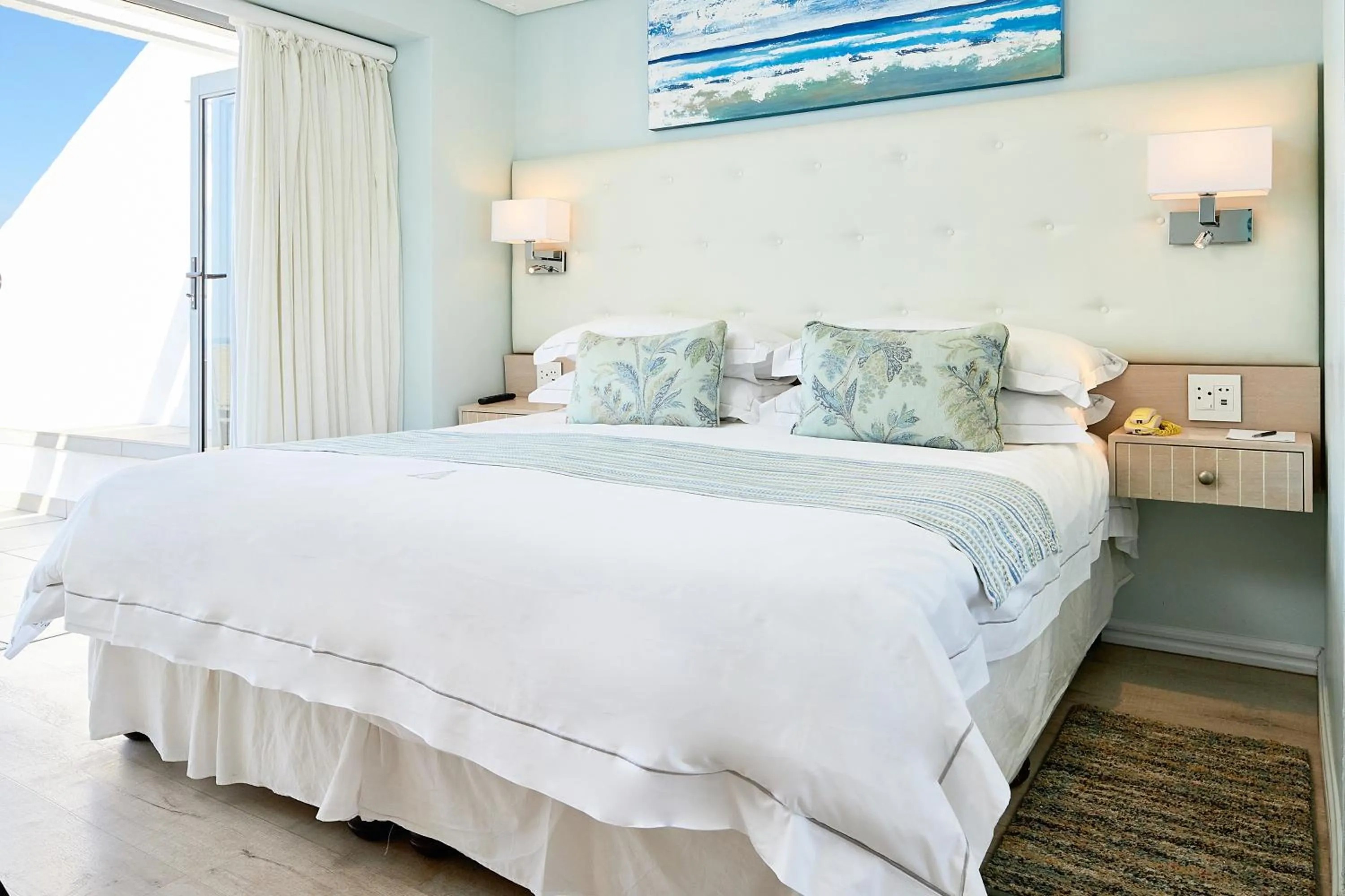 2 Bedroom Sea View Apartment in First Group La Montagne