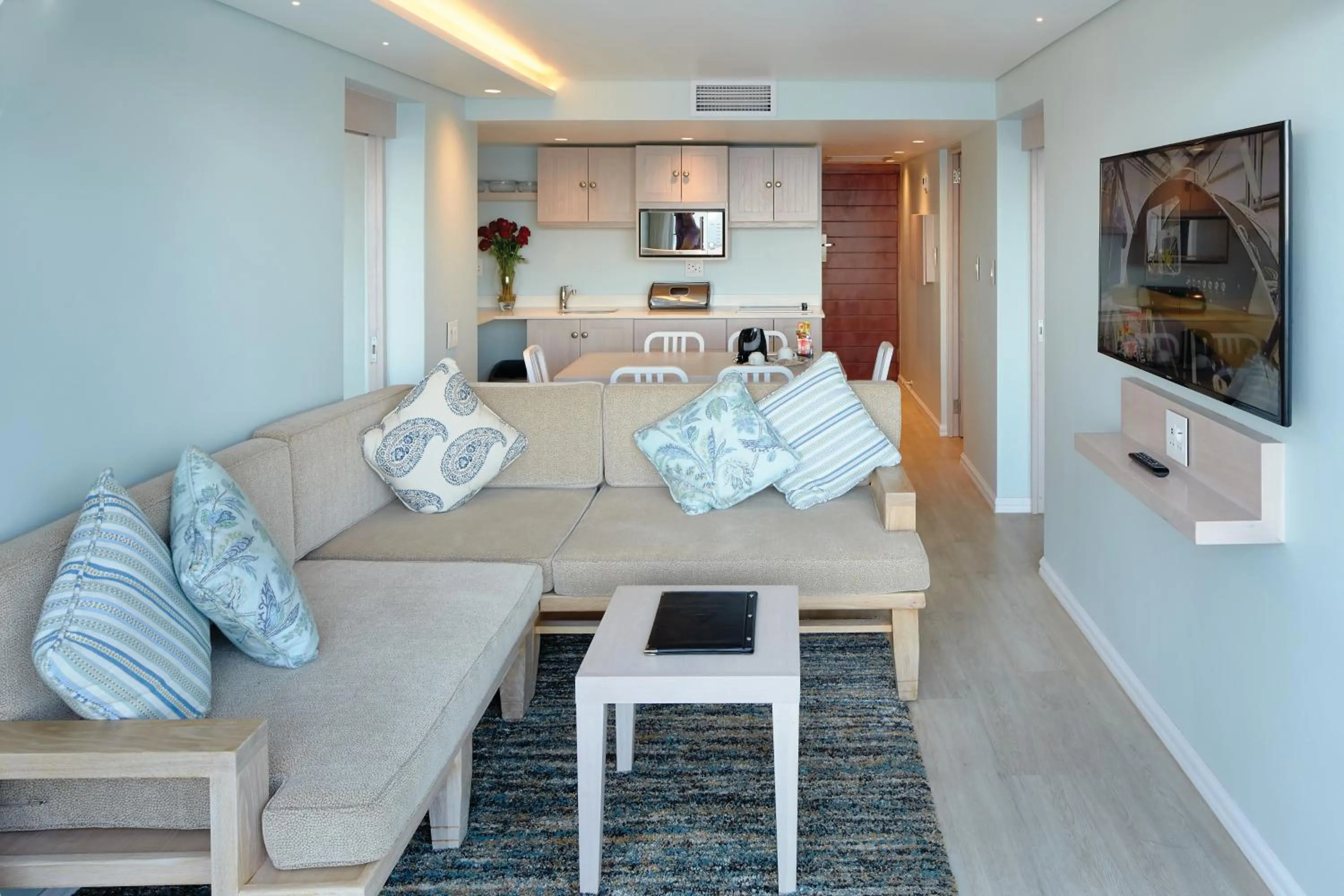 TV and multimedia in First Group La Montagne