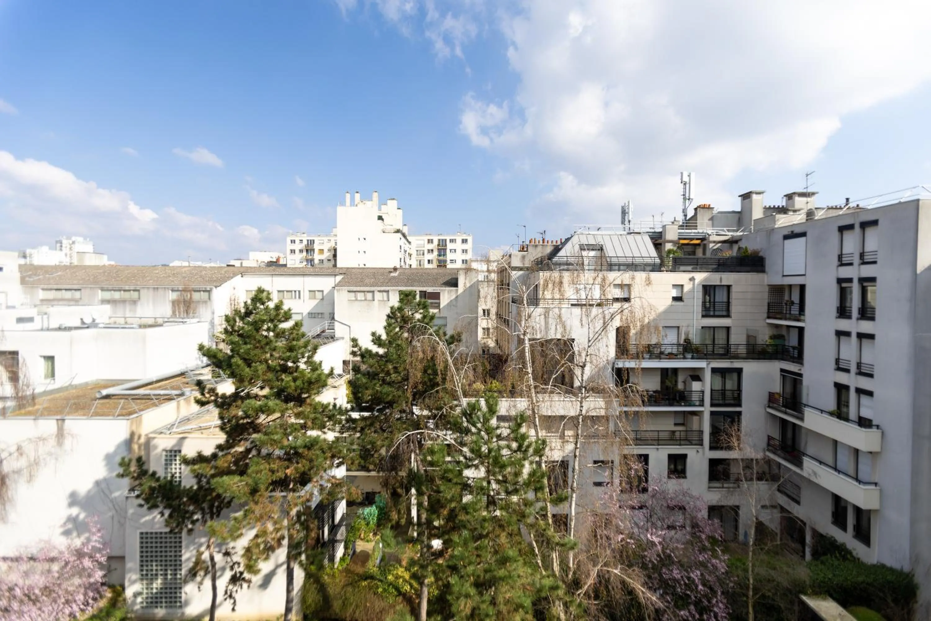 Spring in Chambre d'Amis - Chambres d'Hôtes-B&B-Guest House