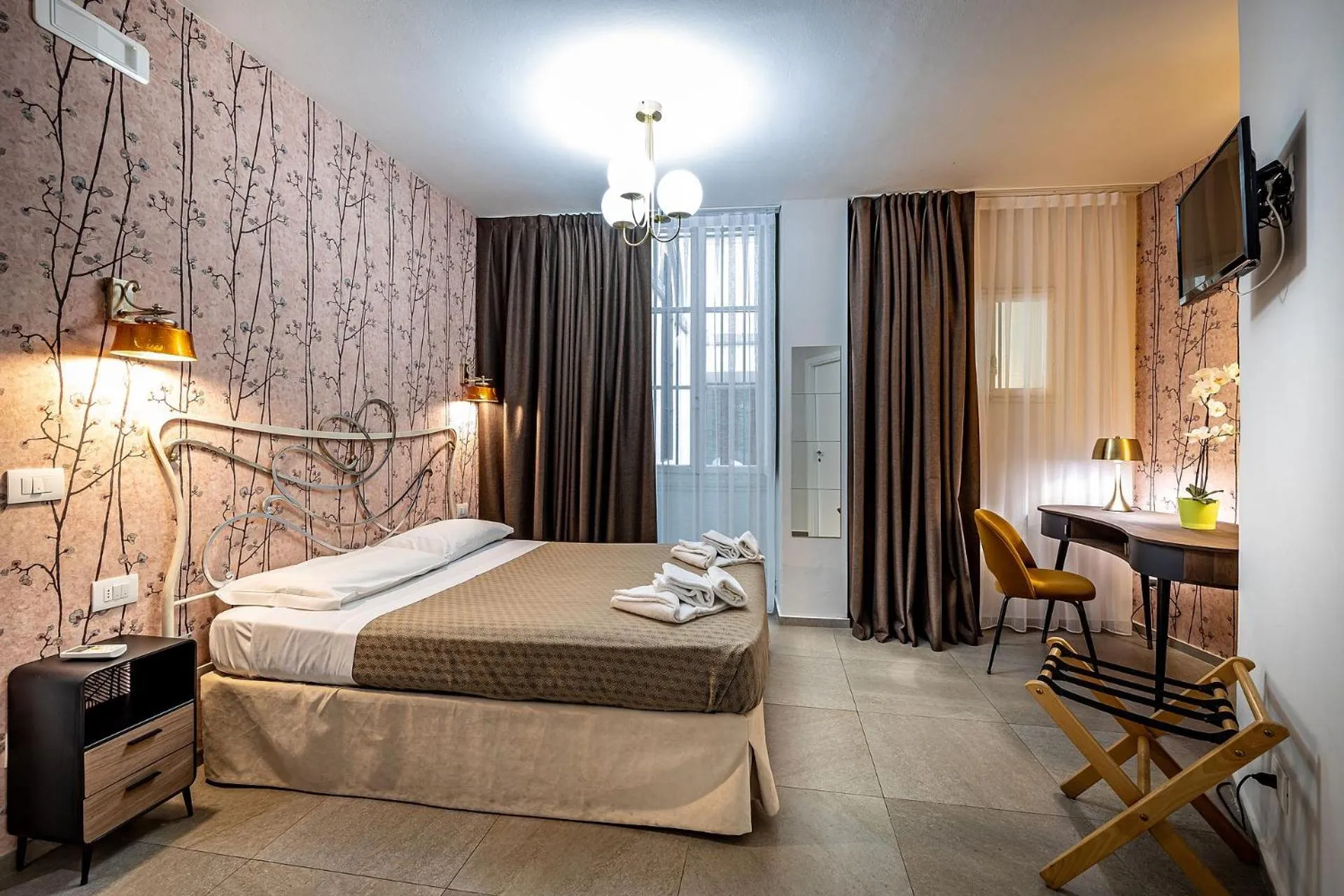 Photo of the whole room, Bed in Residenza D'Epoca Al Numero 8