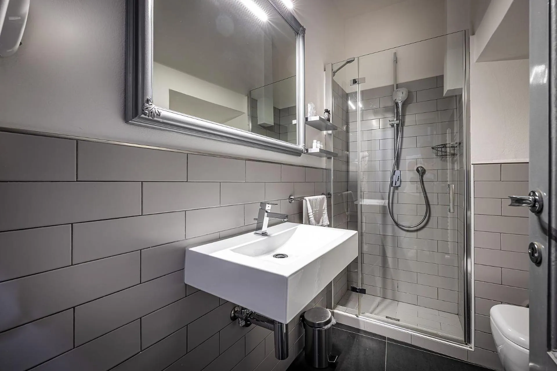 Shower in Residenza D'Epoca Al Numero 8