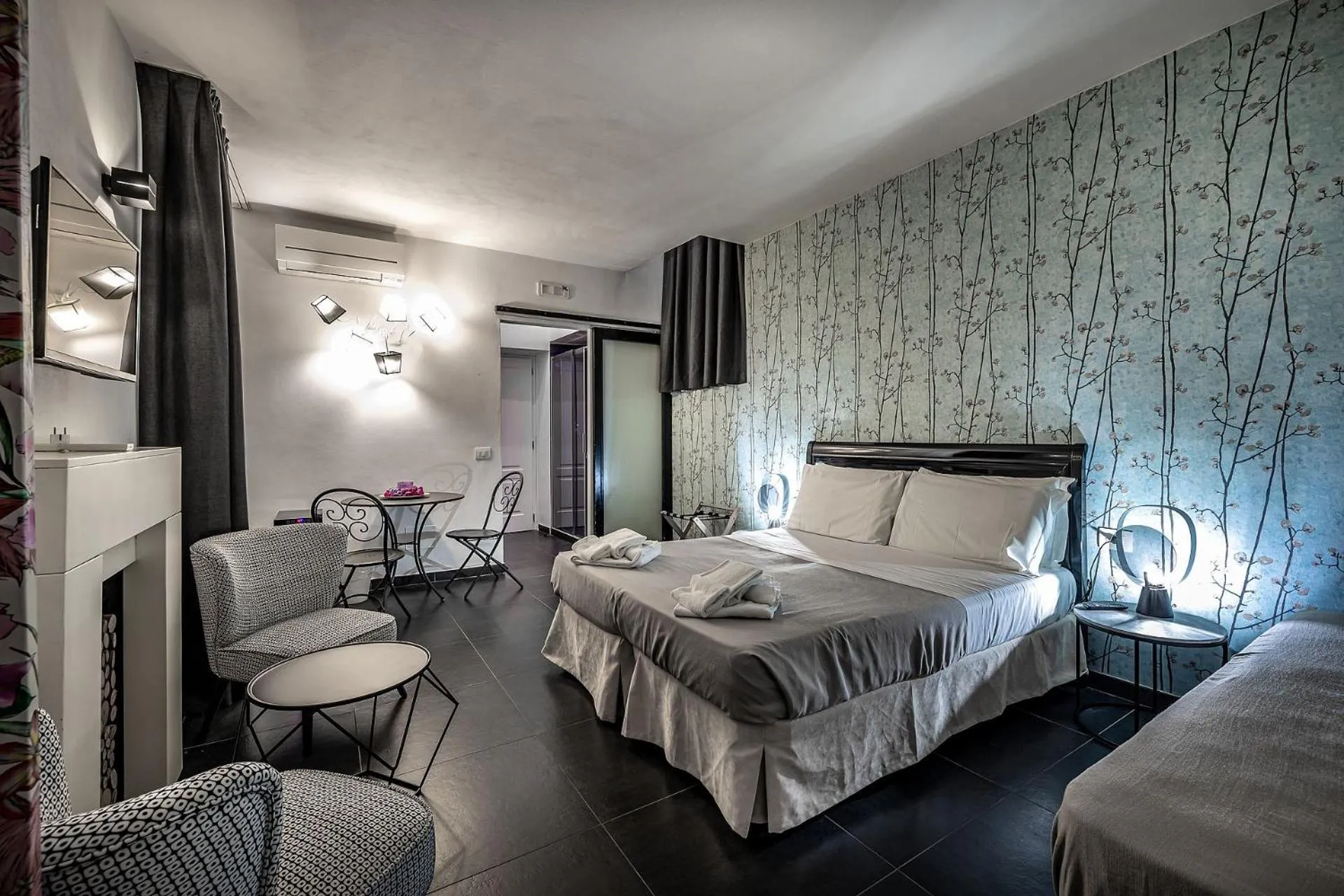 Photo of the whole room, Bed in Residenza D'Epoca Al Numero 8