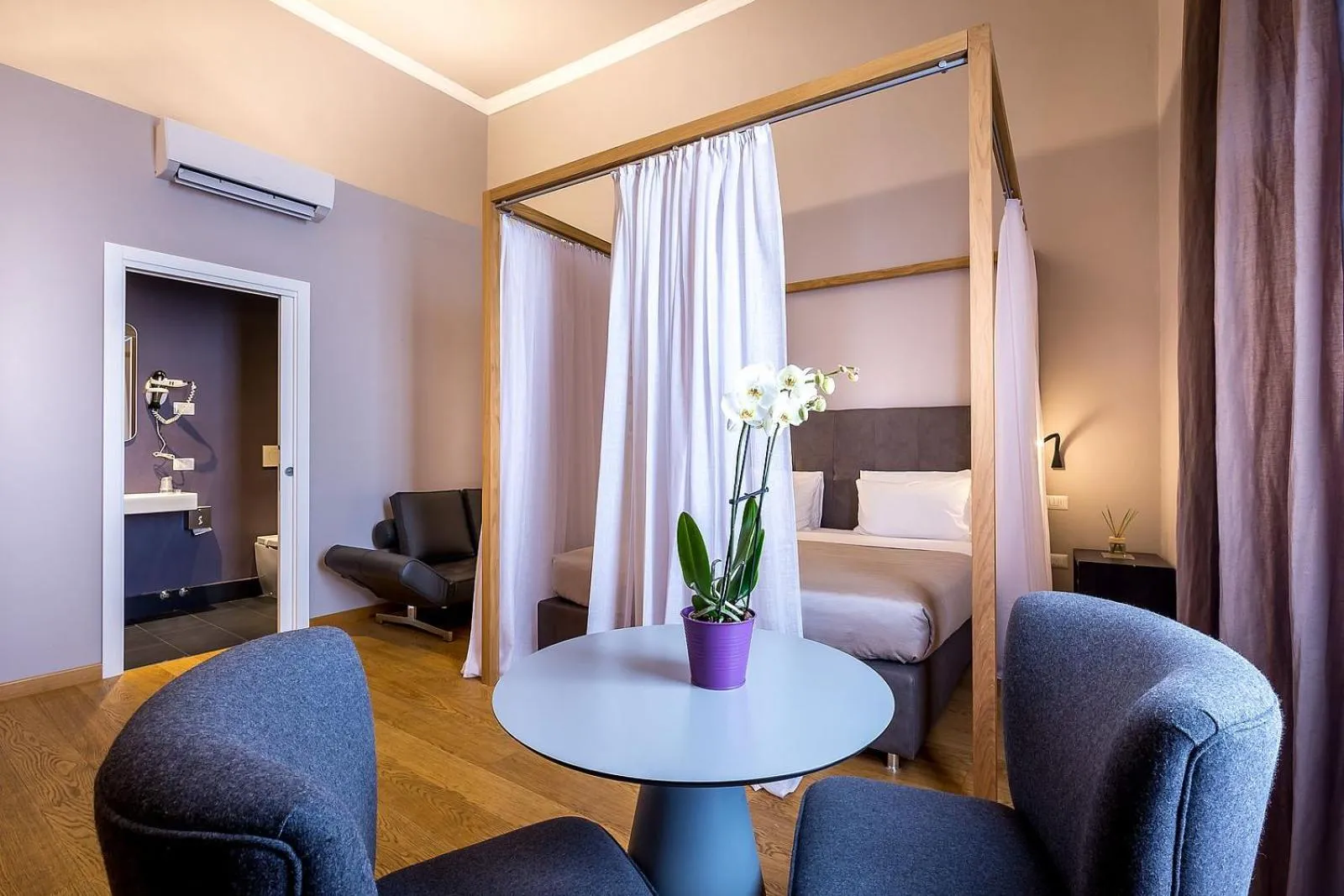 Photo of the whole room, Bed in Residenza D'Epoca Al Numero 8