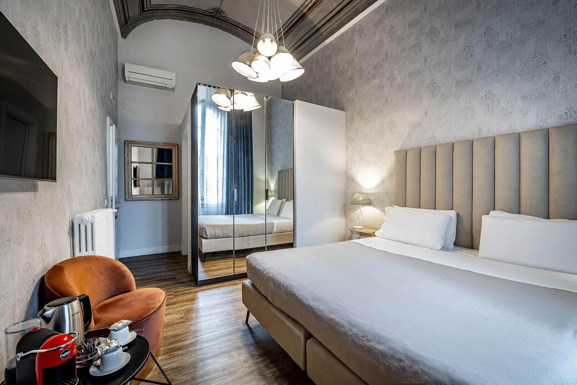 Photo of the whole room, Bed in Residenza D'Epoca Al Numero 8