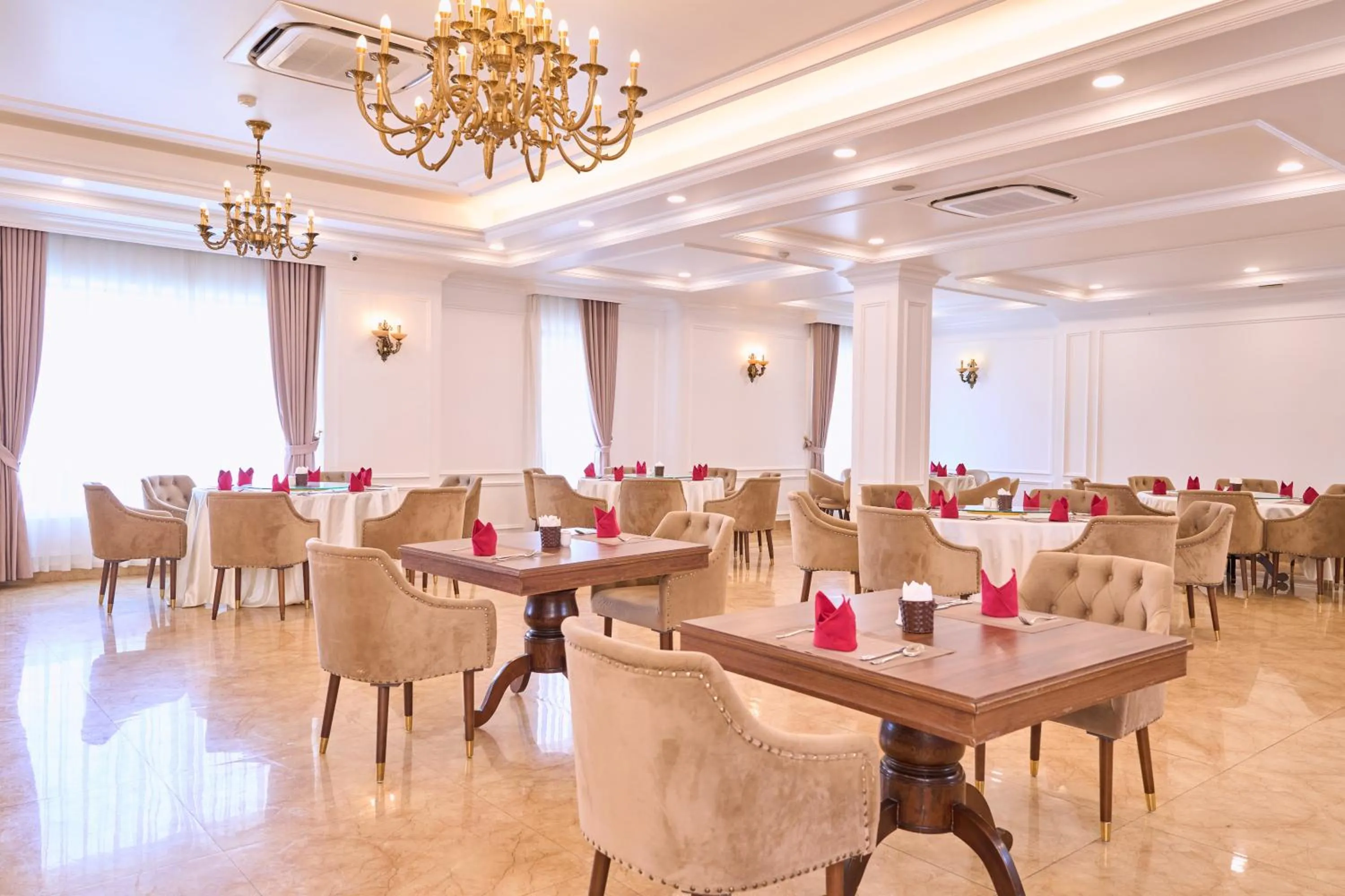 Restaurant/places to eat in Le Haute Hotel Hai Phong