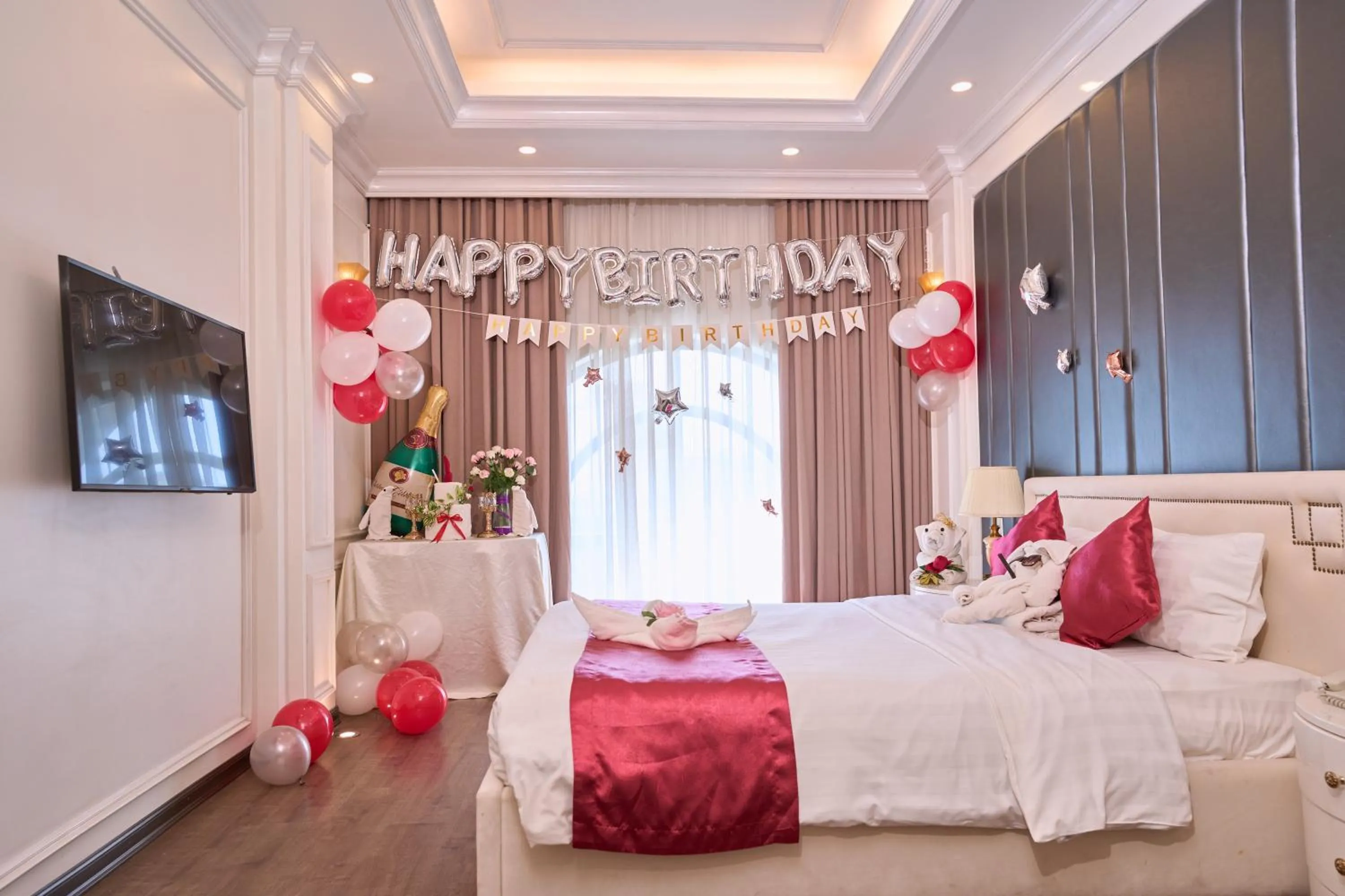 Decorative detail, Bed in Le Haute Hotel Hai Phong