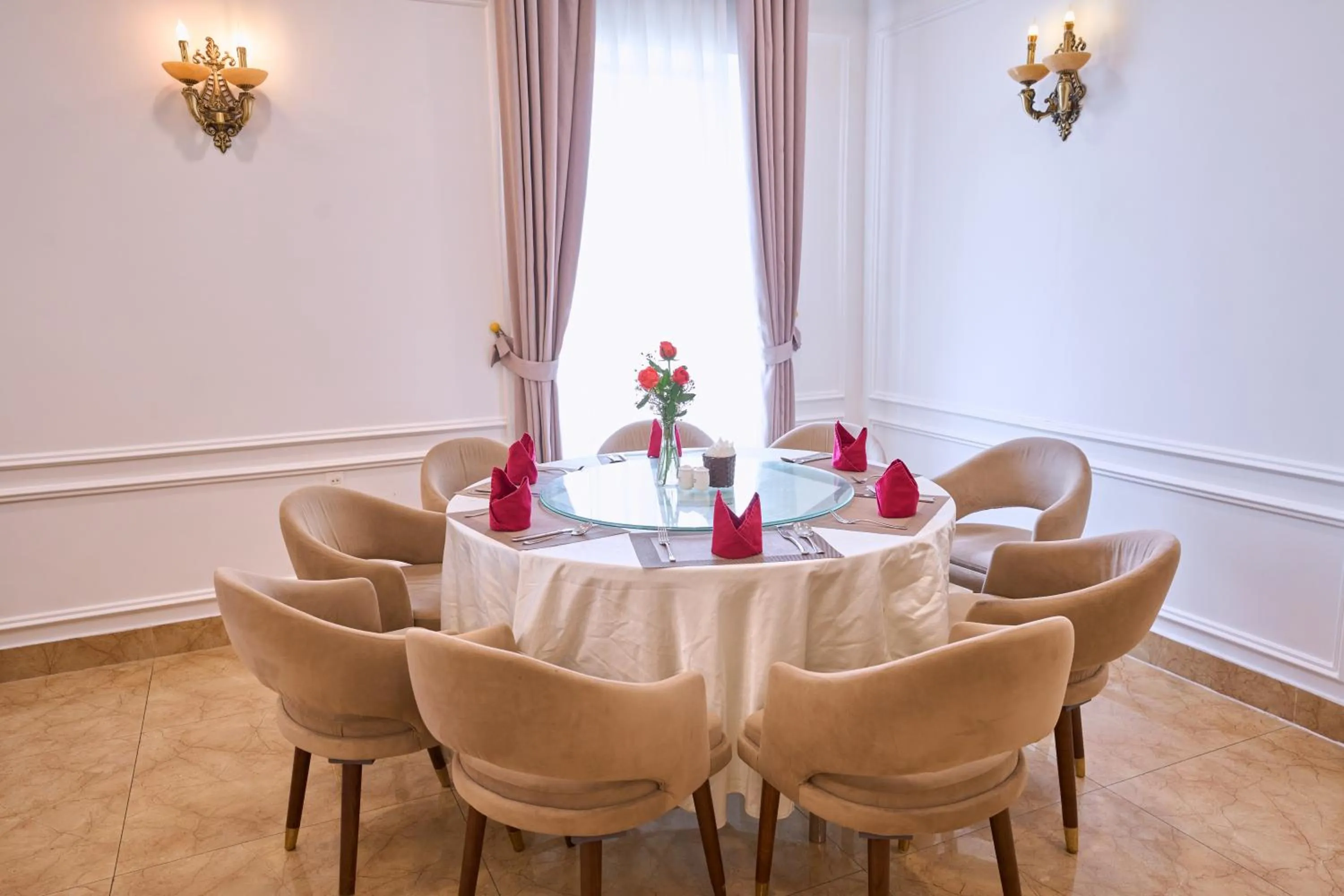 Restaurant/places to eat in Le Haute Hotel Hai Phong