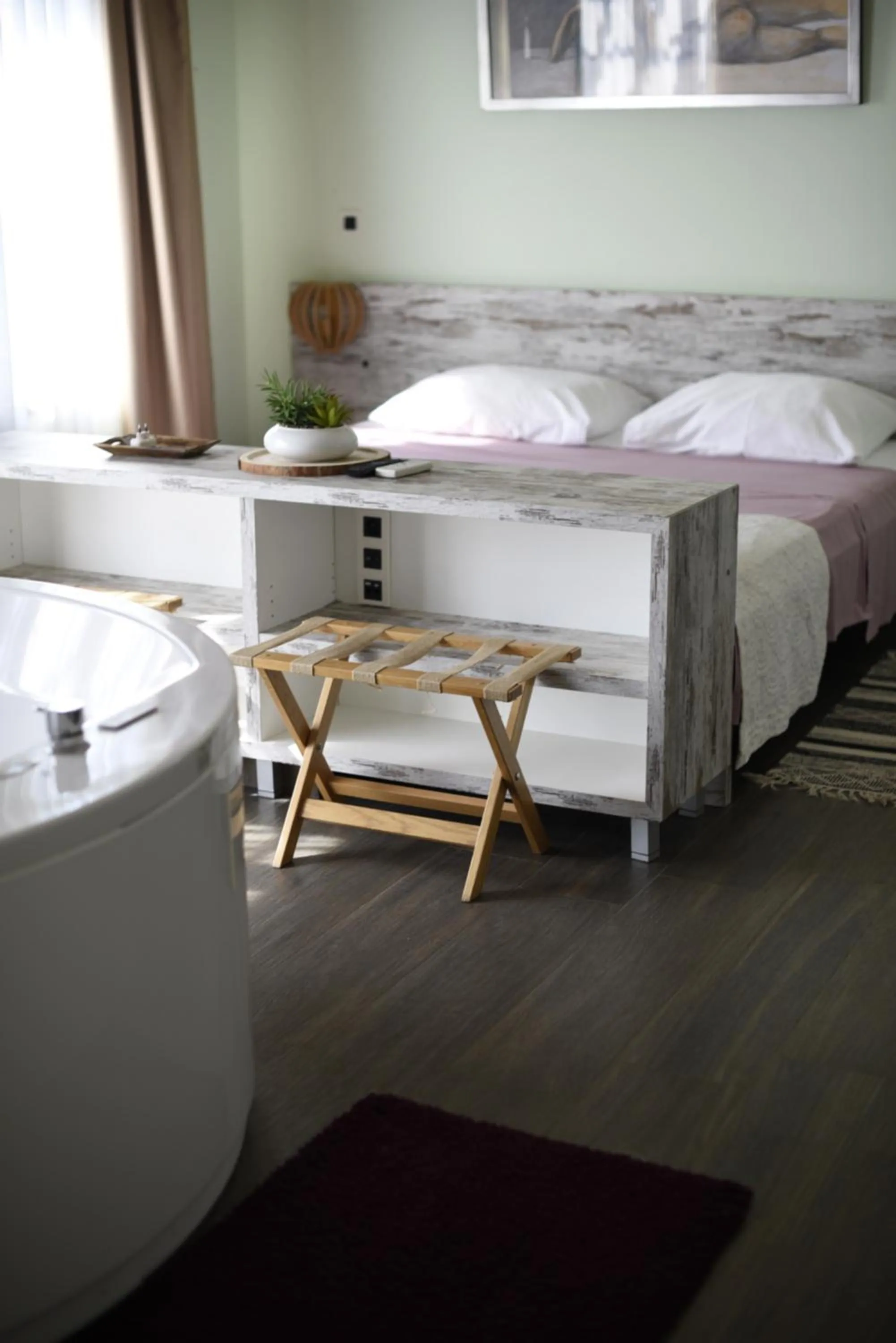 Hot Tub, Bed in Zagreb Camp Bungalows