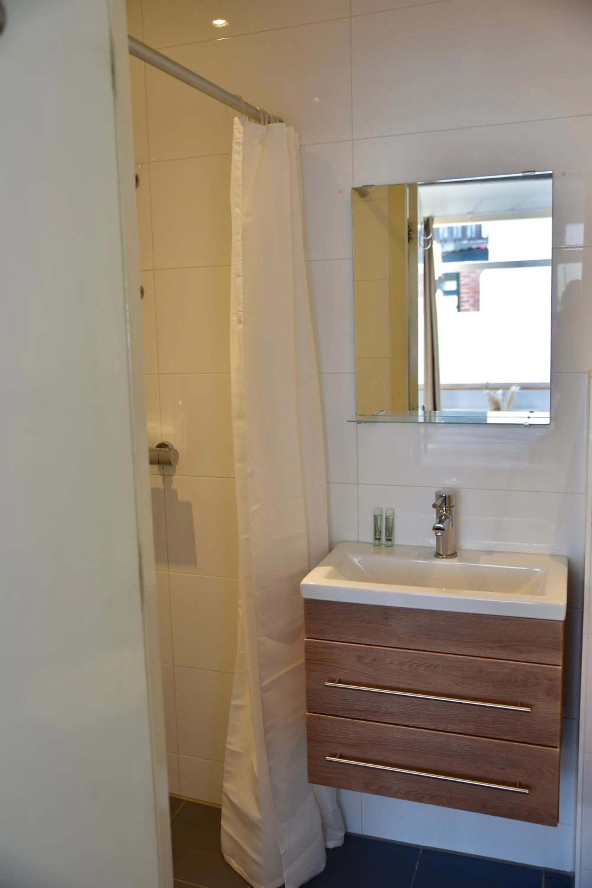Bathroom in Hofje van Maas