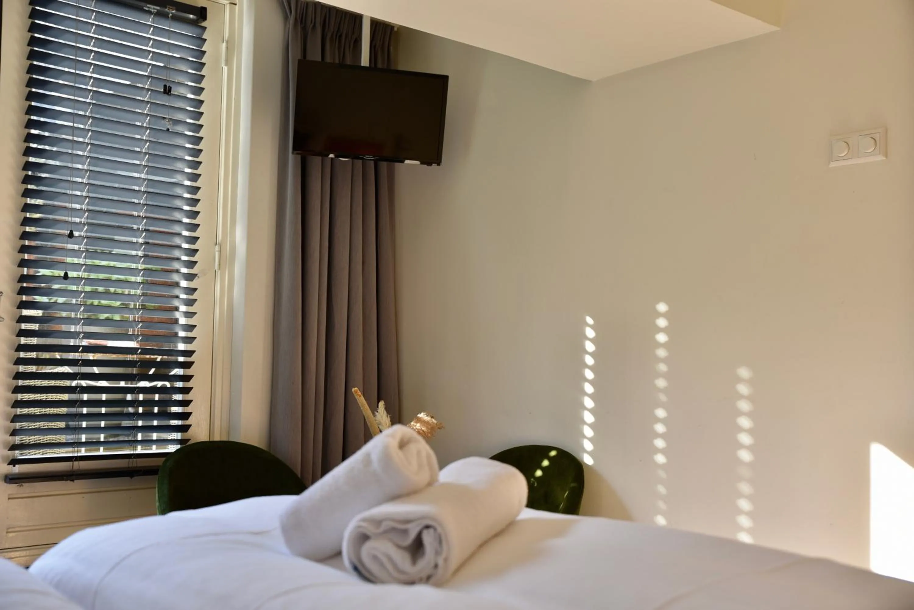 TV and multimedia, Bed in Hofje van Maas
