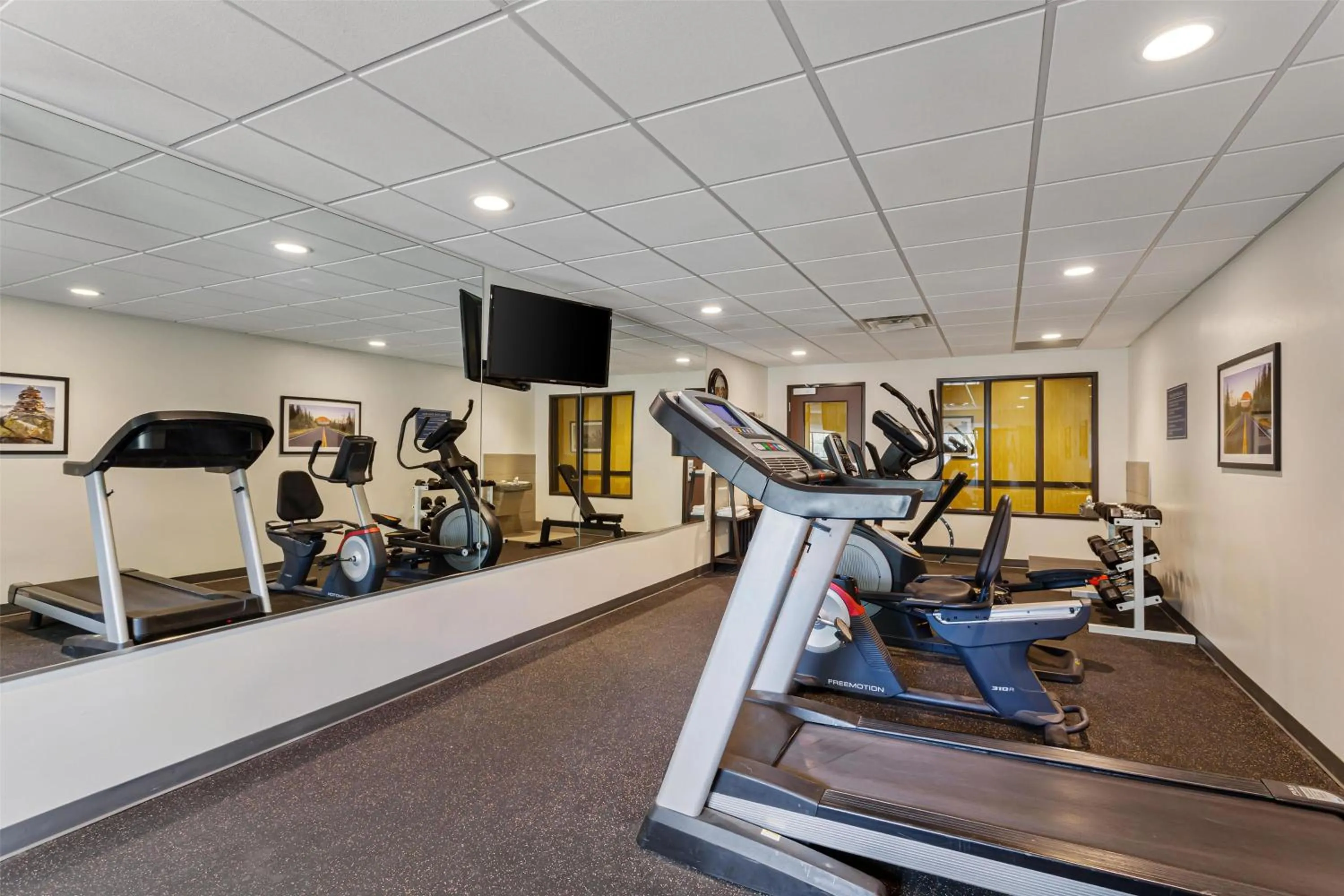 Fitness centre/facilities in Best Western Duchesne Inn