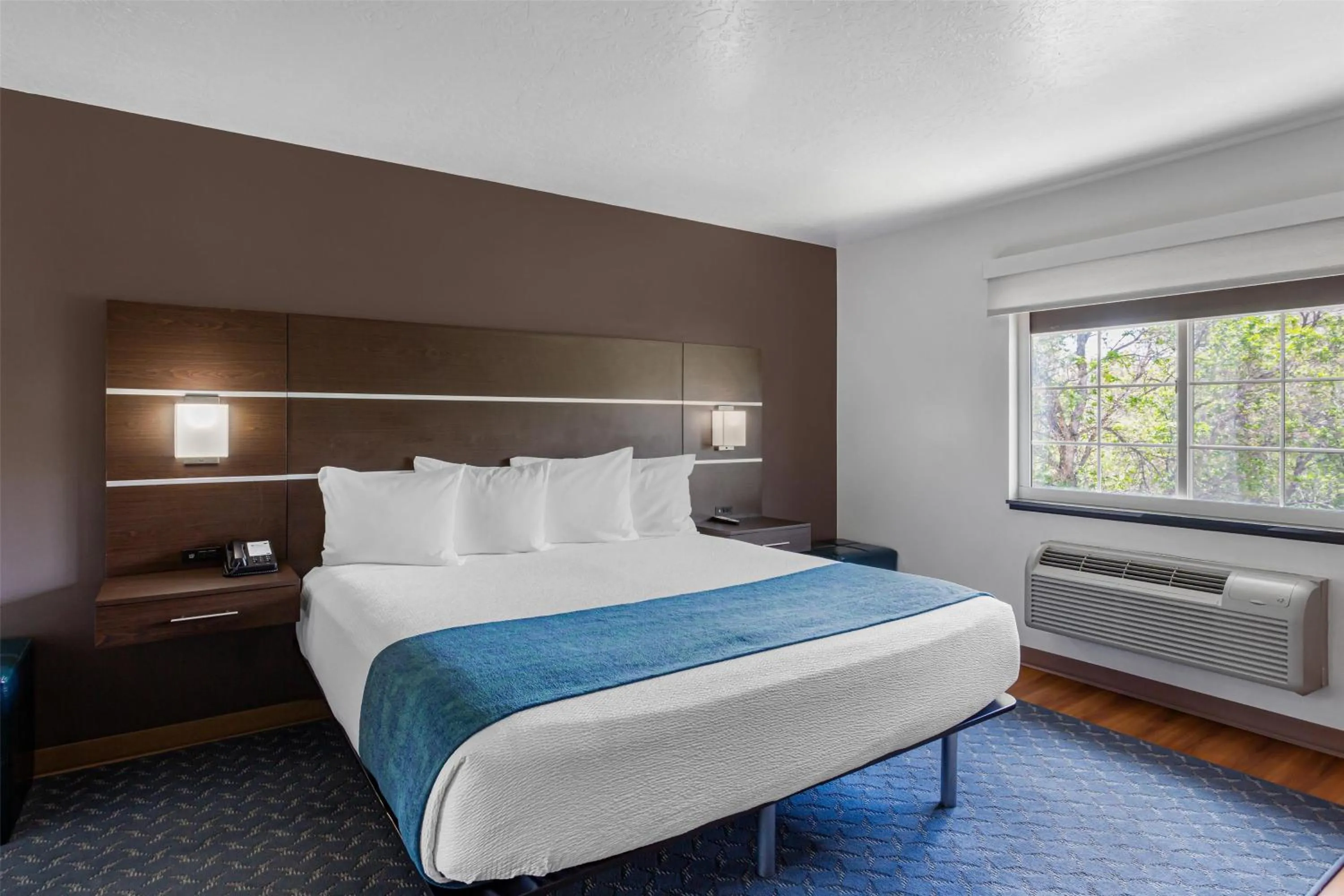 Bedroom, Bed in Best Western Duchesne Inn