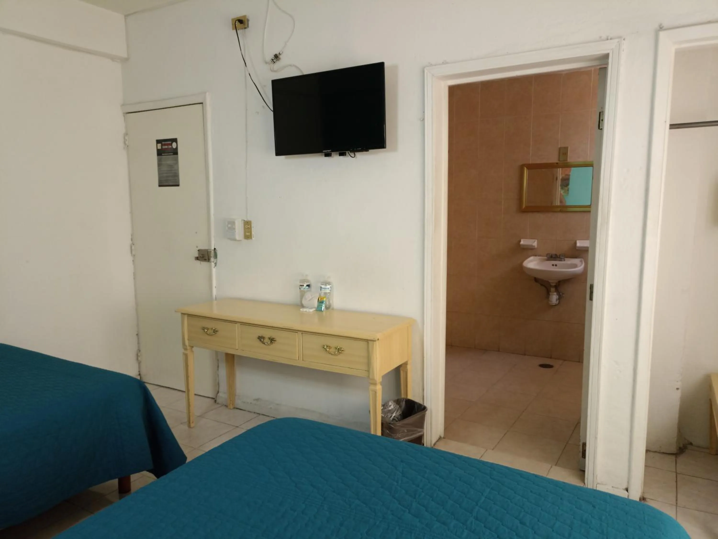 Bedroom, Bed in Hotel San Carlos