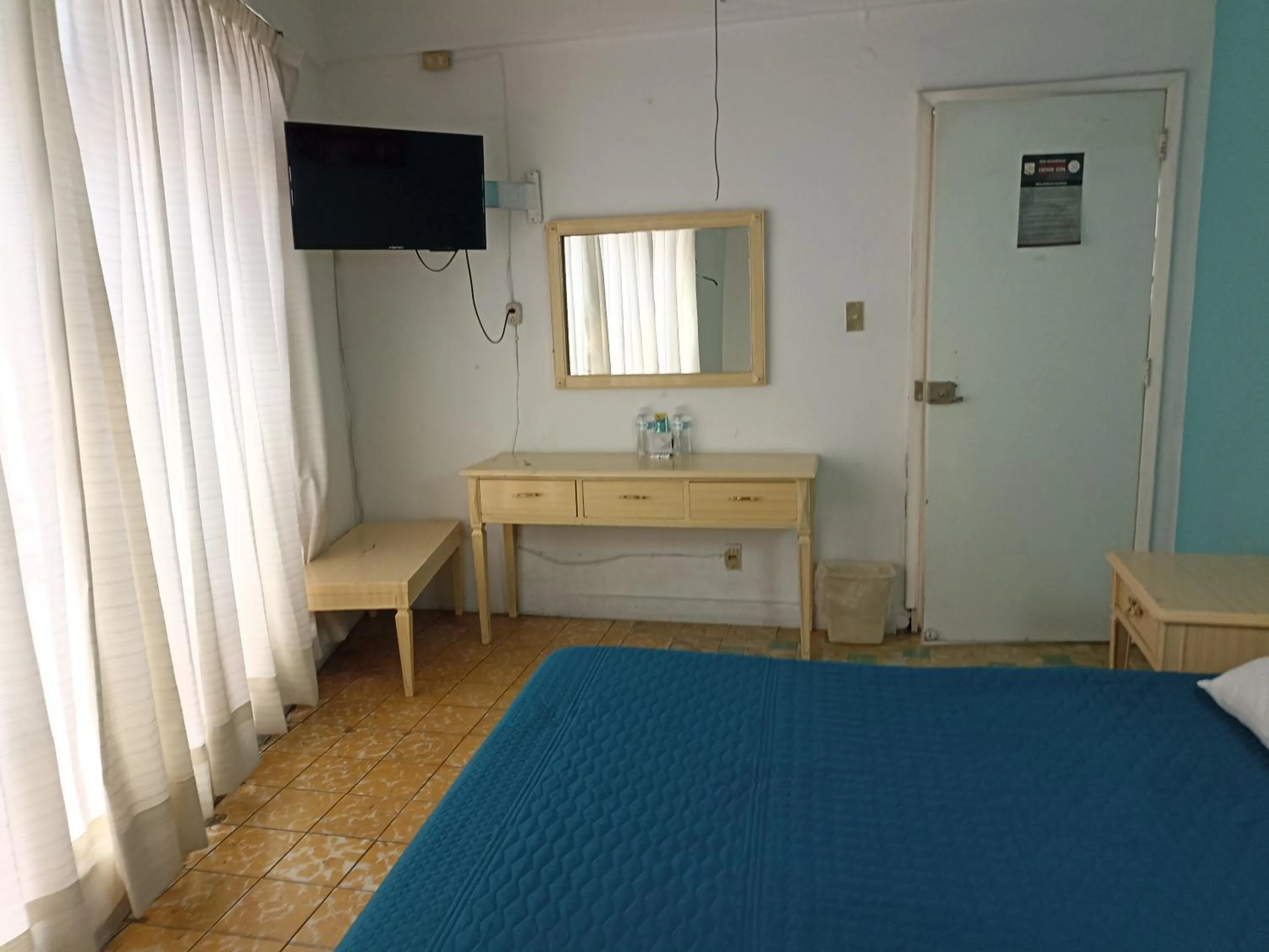 Bedroom, Bed in Hotel San Carlos