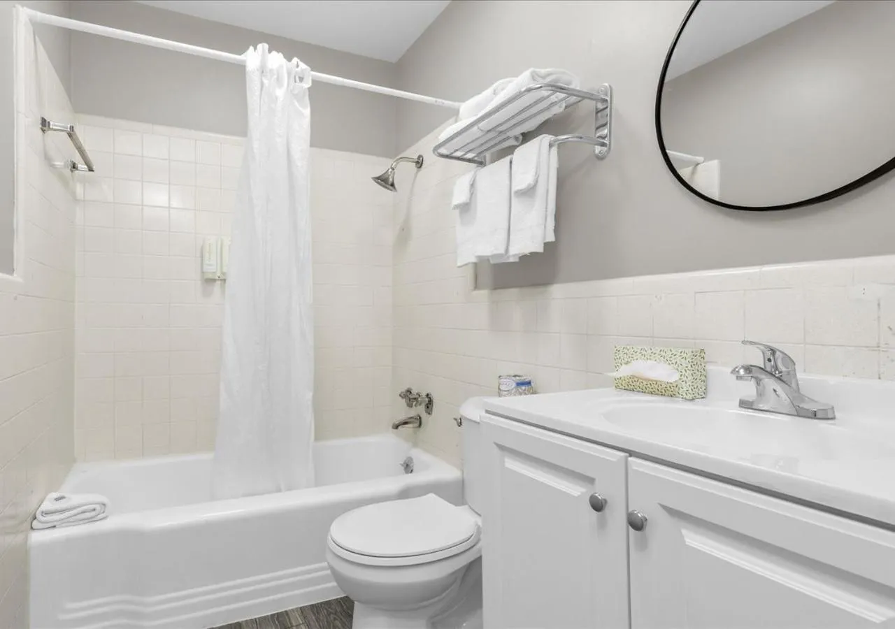 Bathroom in Motel 6 San Francisco, CA Great Highway