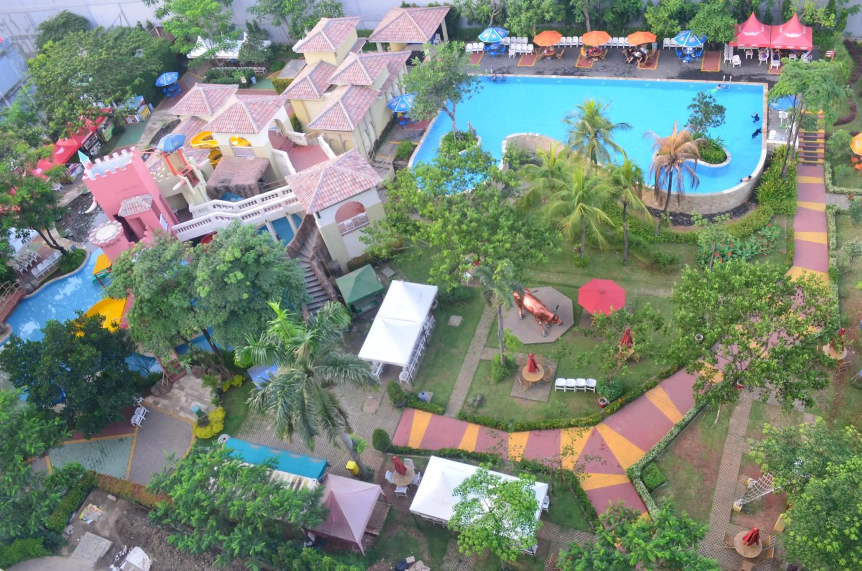 Pool view, Bird's-eye View in ibis Budget Cikarang Festival