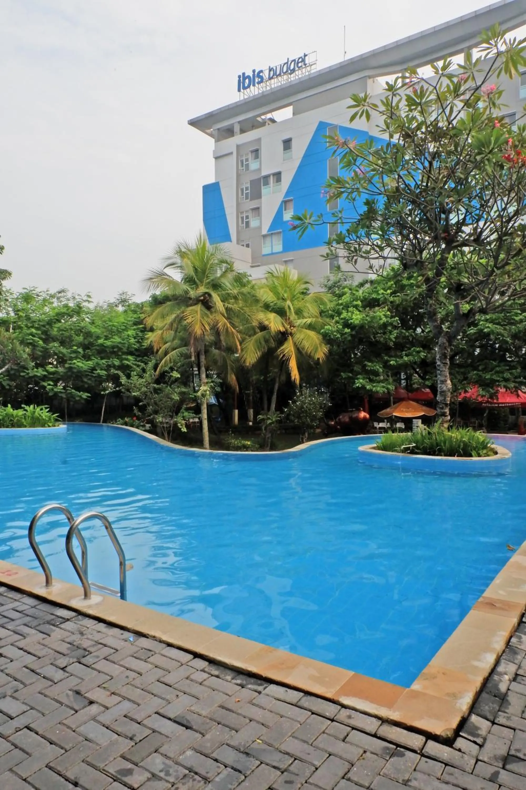 Property building, Swimming Pool in ibis Budget Cikarang Festival
