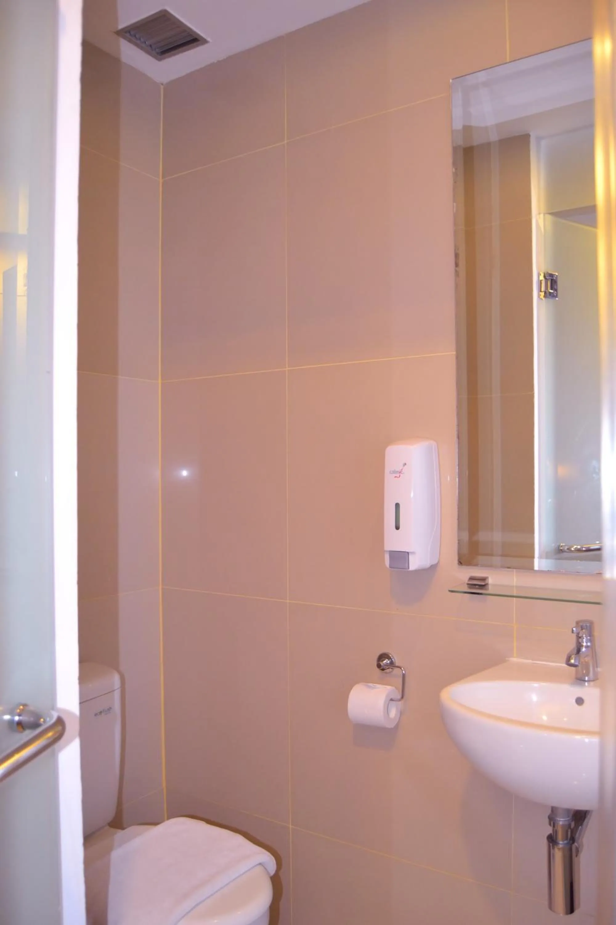 Bathroom in ibis Budget Cikarang Festival