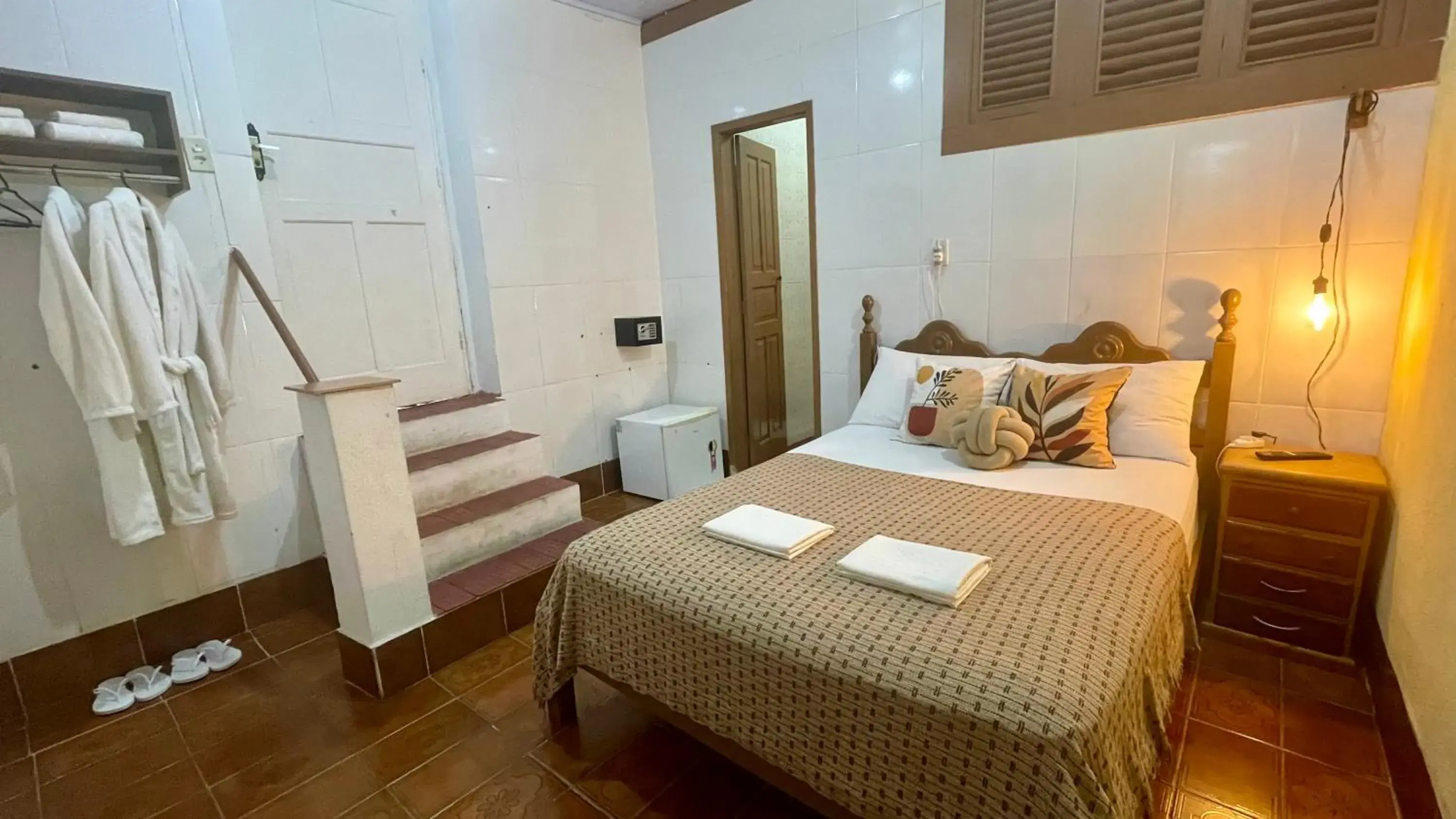 Double Room with Private Bathroom - single occupancy in Panorama Inn Double Room with Private Bathroom - single occupancy in Panorama Inn