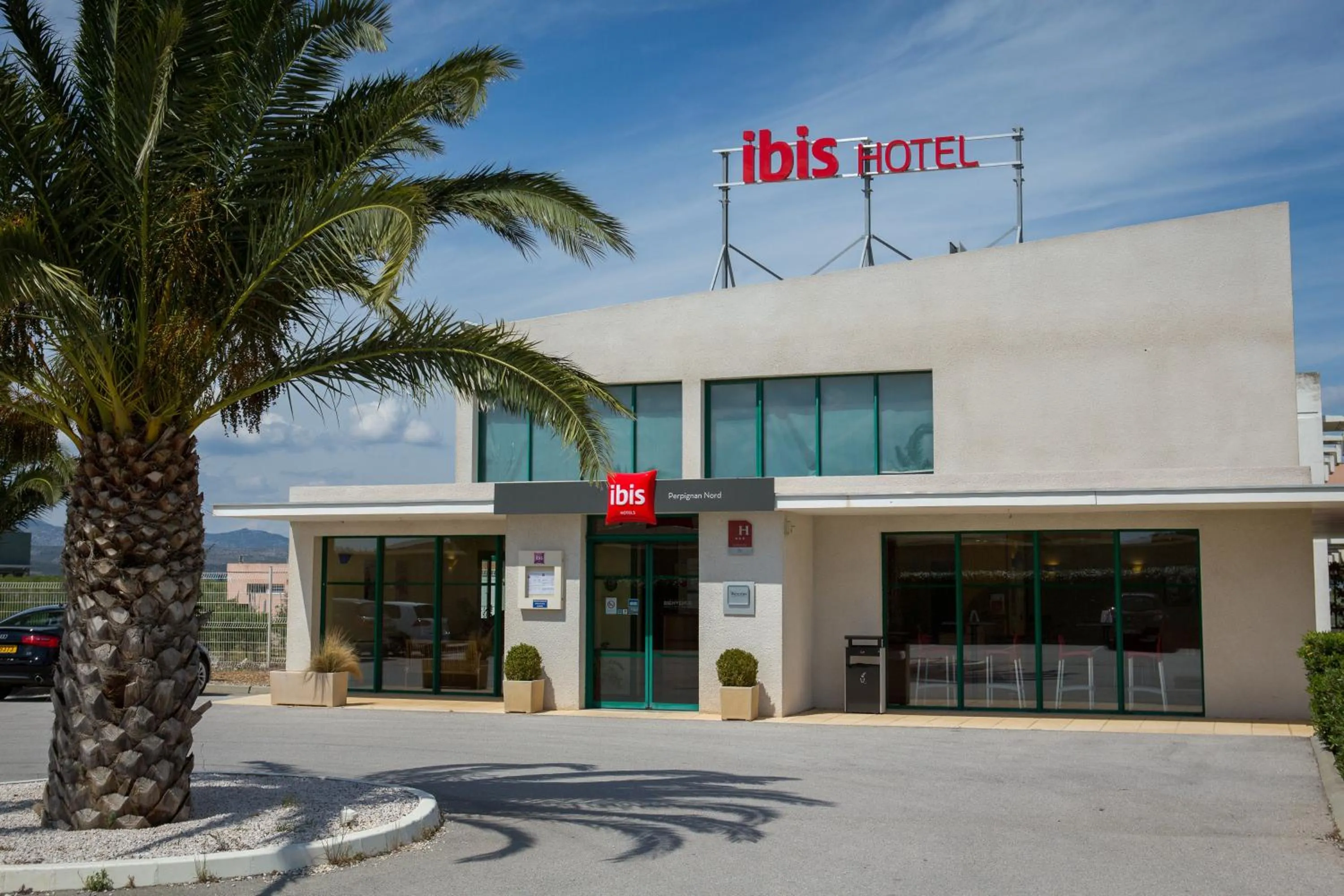 Facade/entrance in ibis Perpignan Nord Rivesaltes