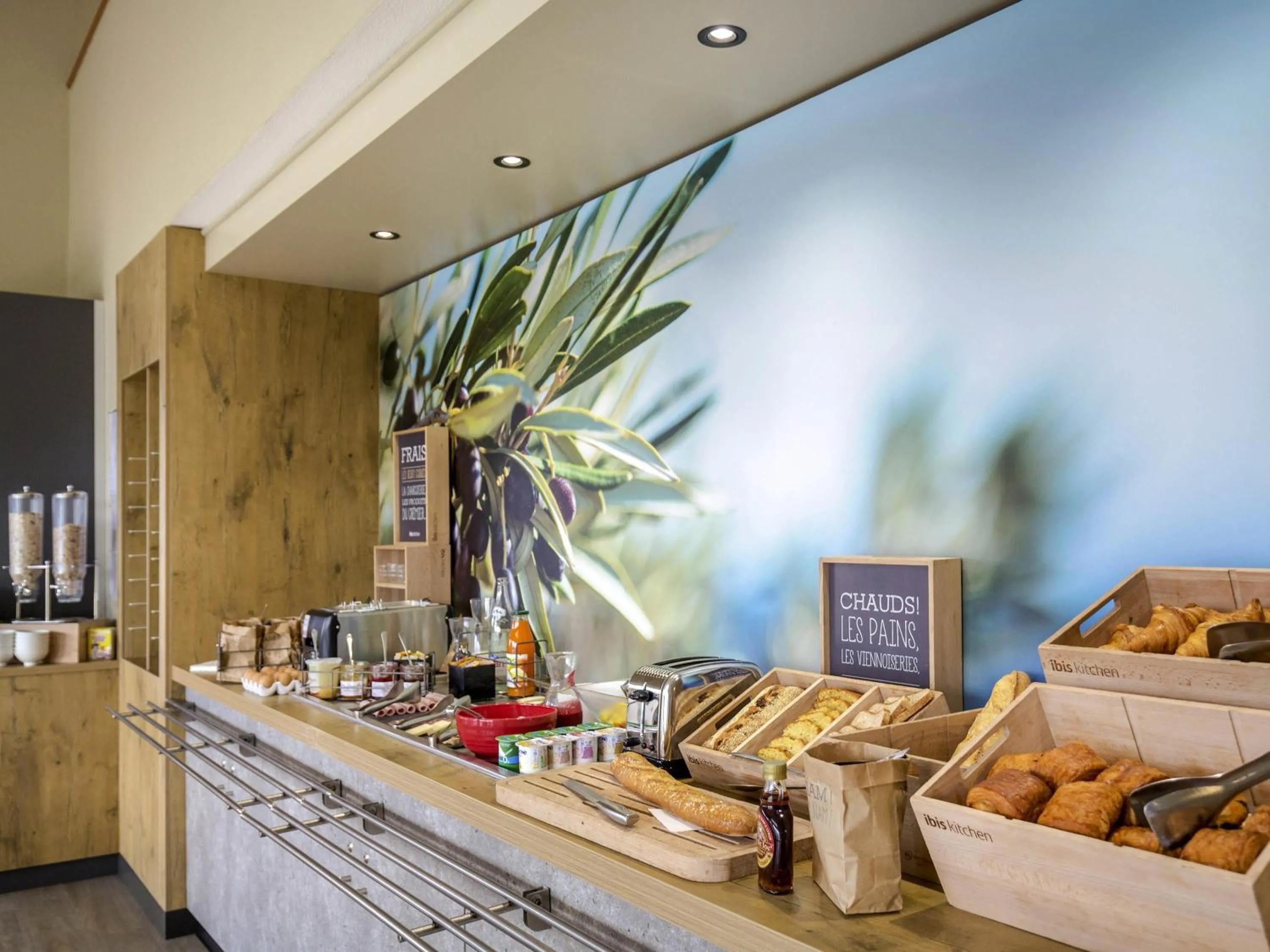 Restaurant/places to eat in ibis Perpignan Nord Rivesaltes