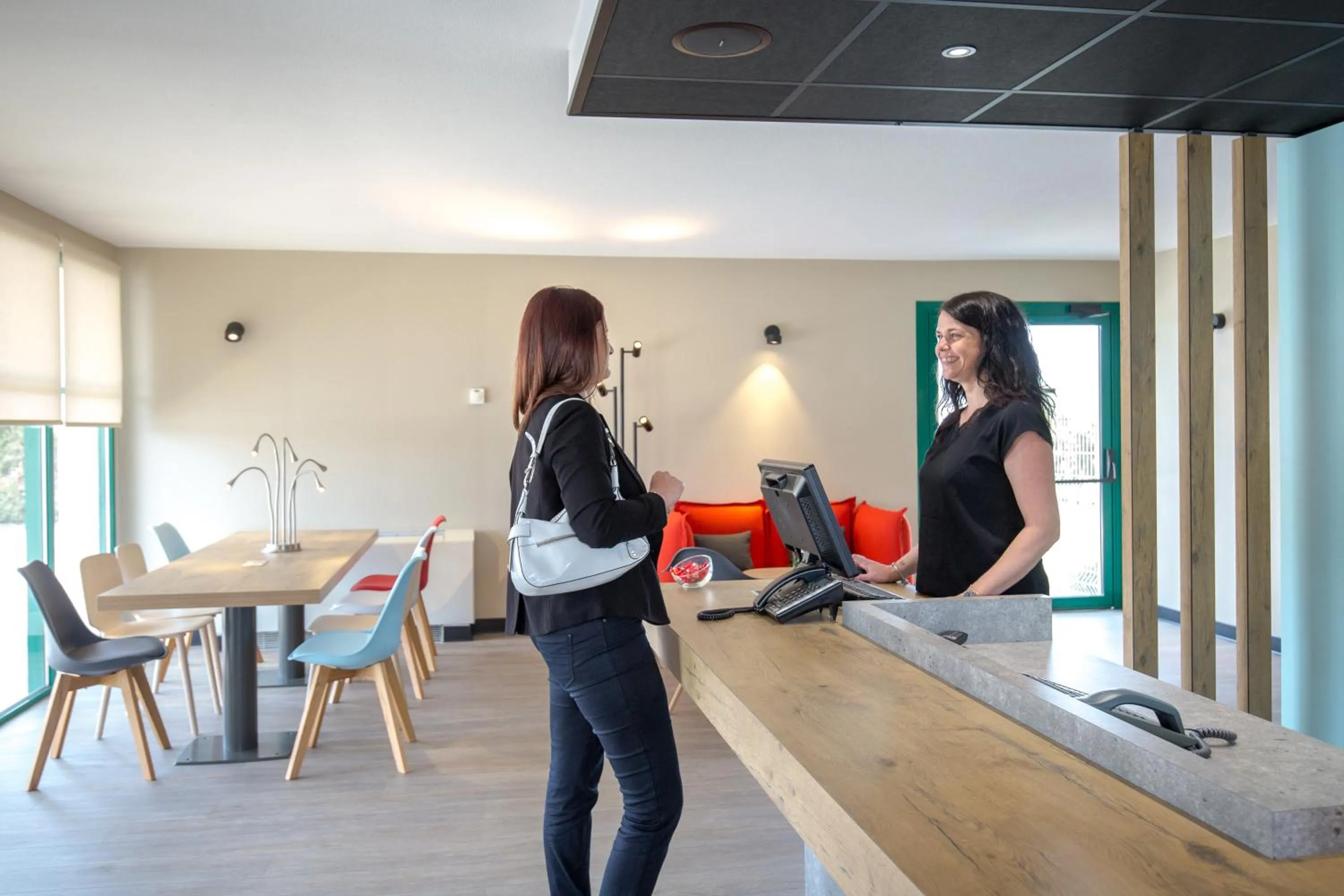 Lobby or reception in ibis Perpignan Nord Rivesaltes