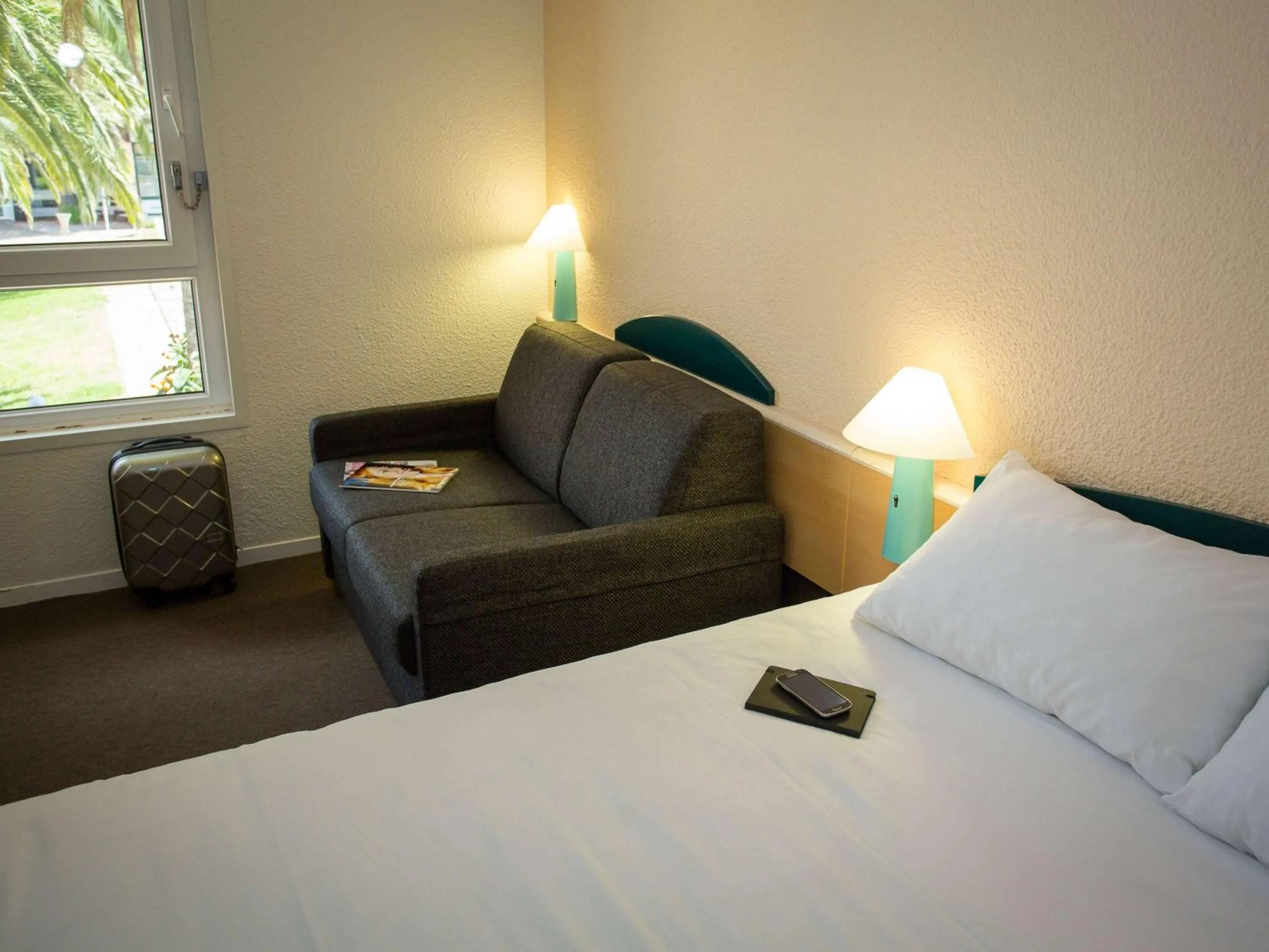 Photo of the whole room, Bed in ibis Perpignan Nord Rivesaltes
