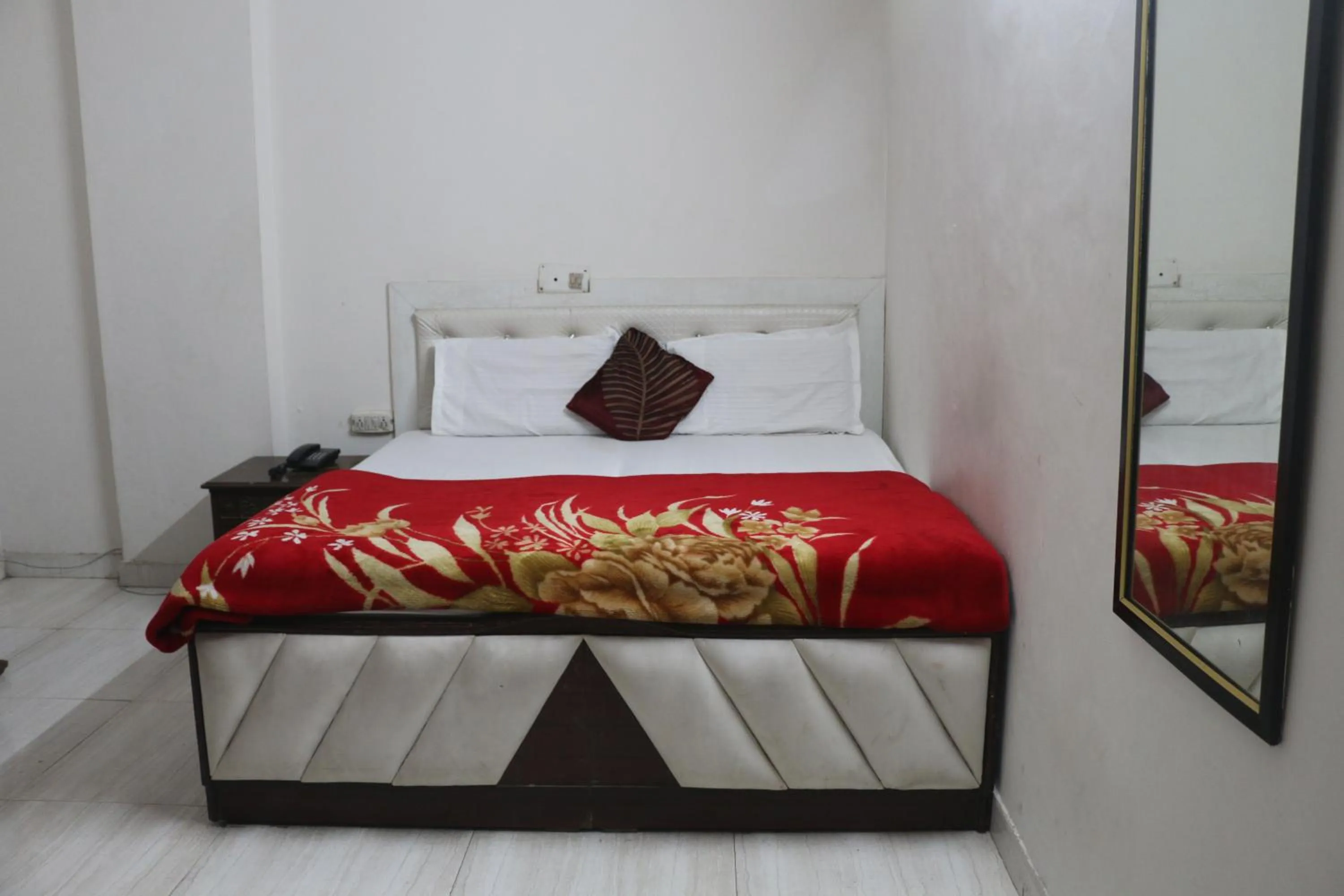 Bed in Hotel Swisston Palace