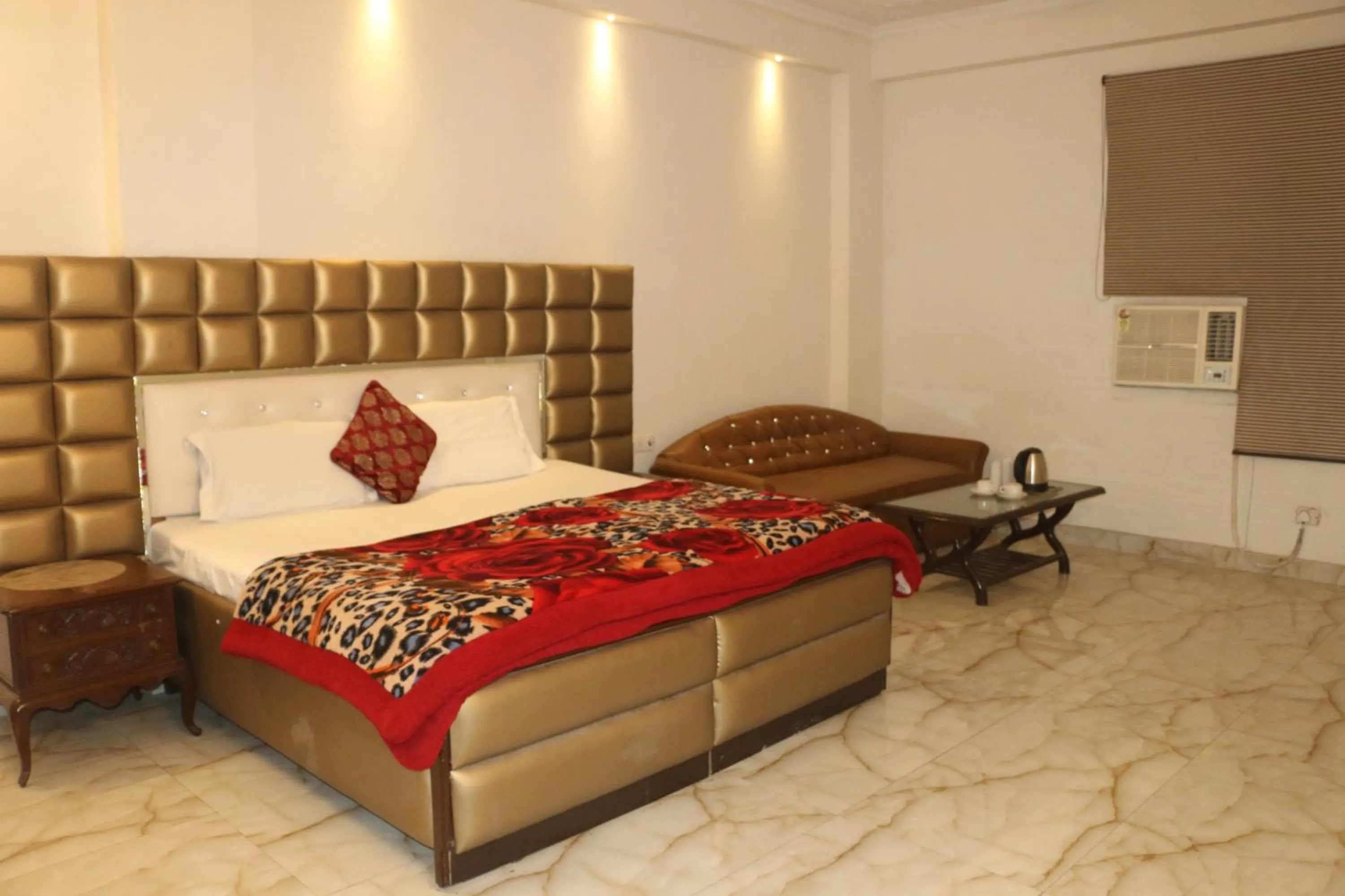 Bed in Hotel Swisston Palace