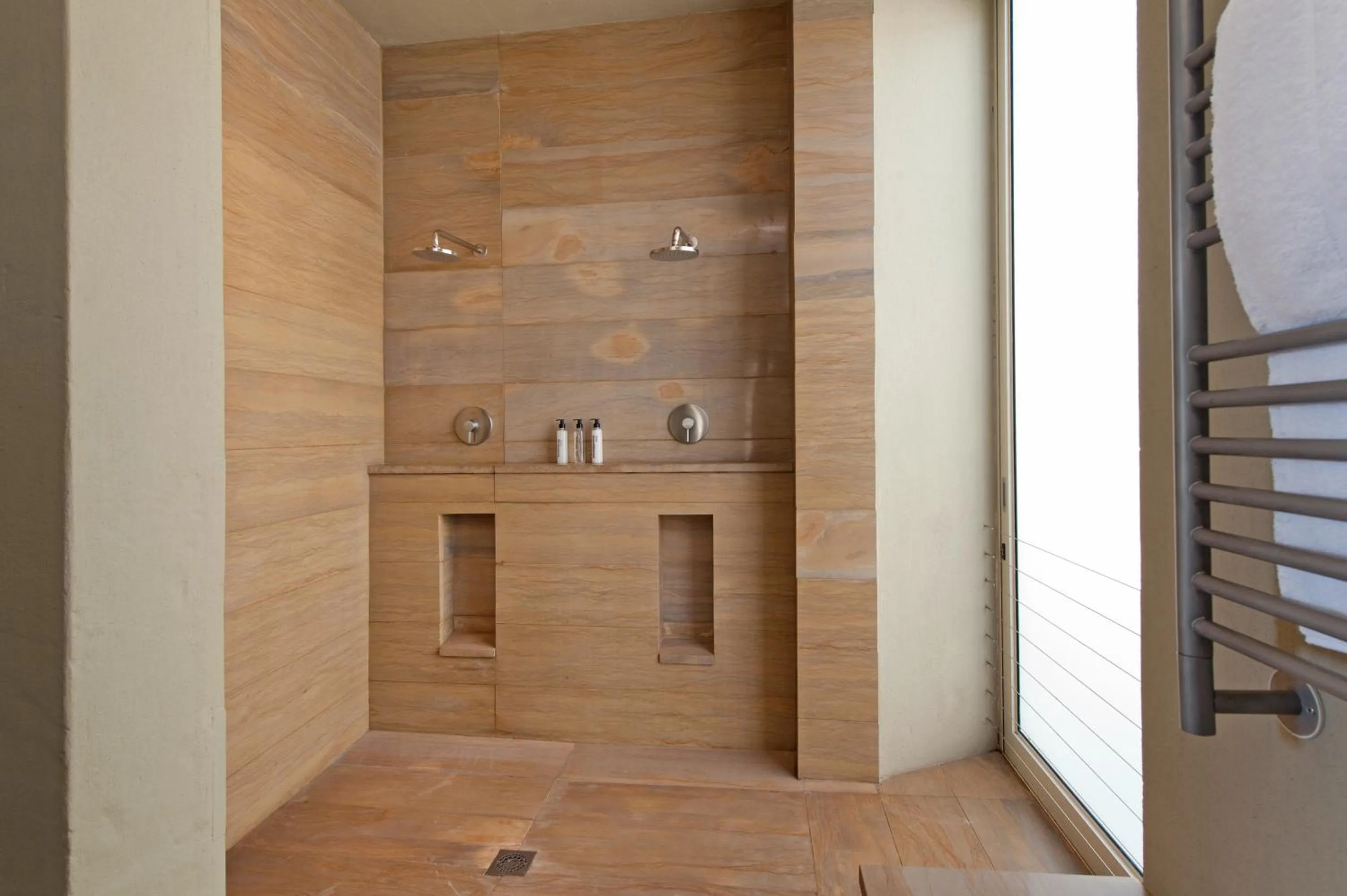 Shower in Mosselberg on Grotto Beach