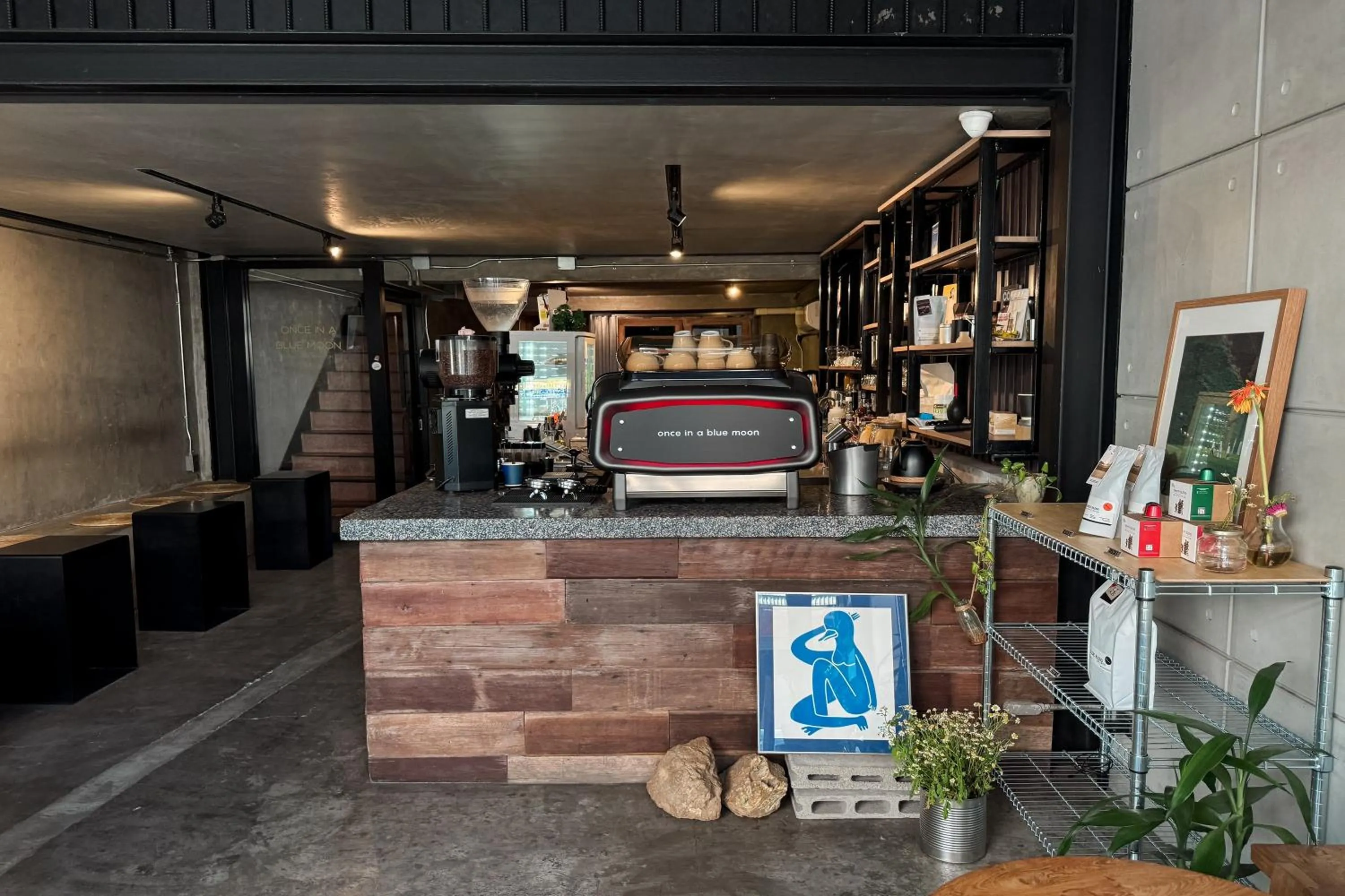 Lounge or bar in Once in a Blue Moon Cafe and Hostel