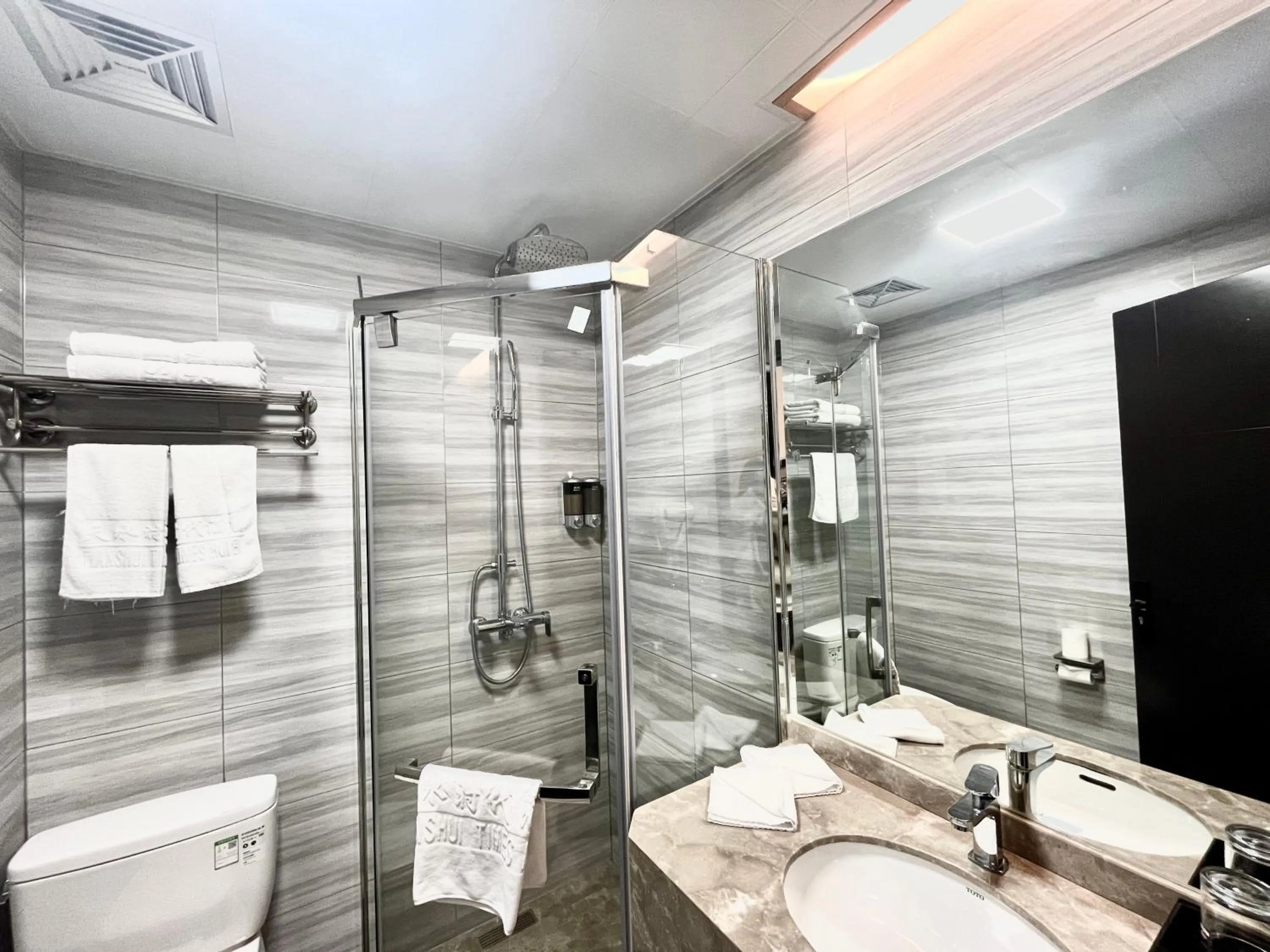 Shower in Tianshui Times Hotel Zhangjiagang