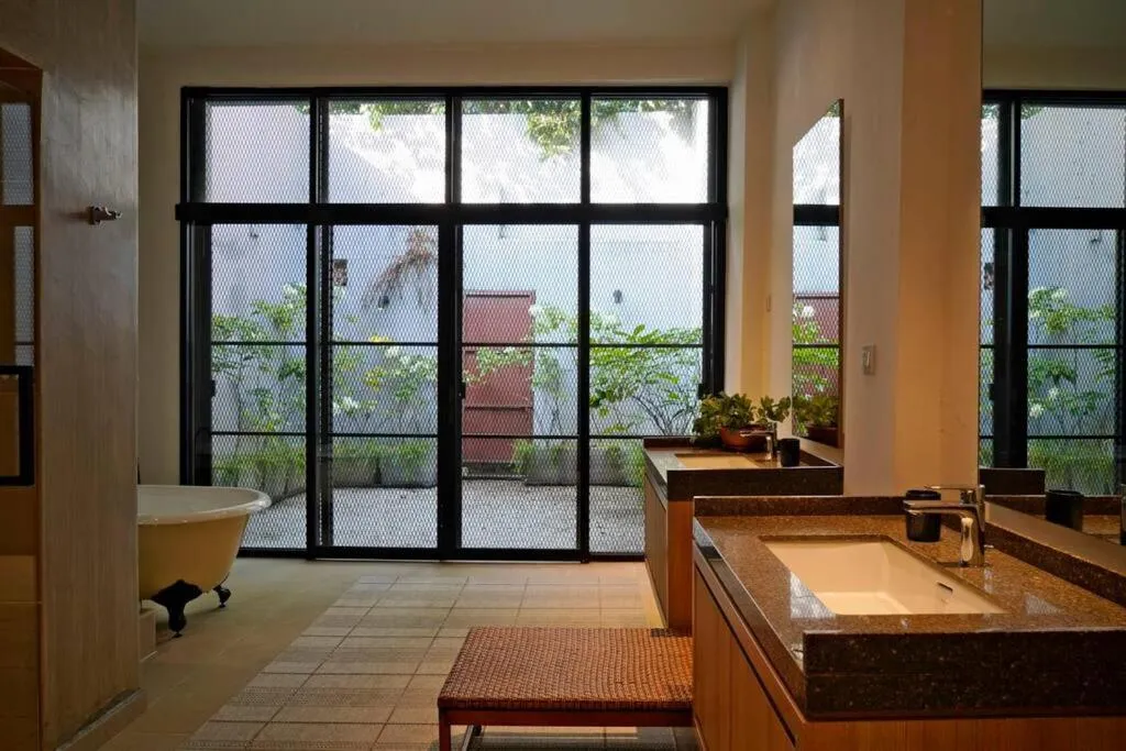 Quint Residence, Georgetown - Rustic Heritage Guesthouse by ALV