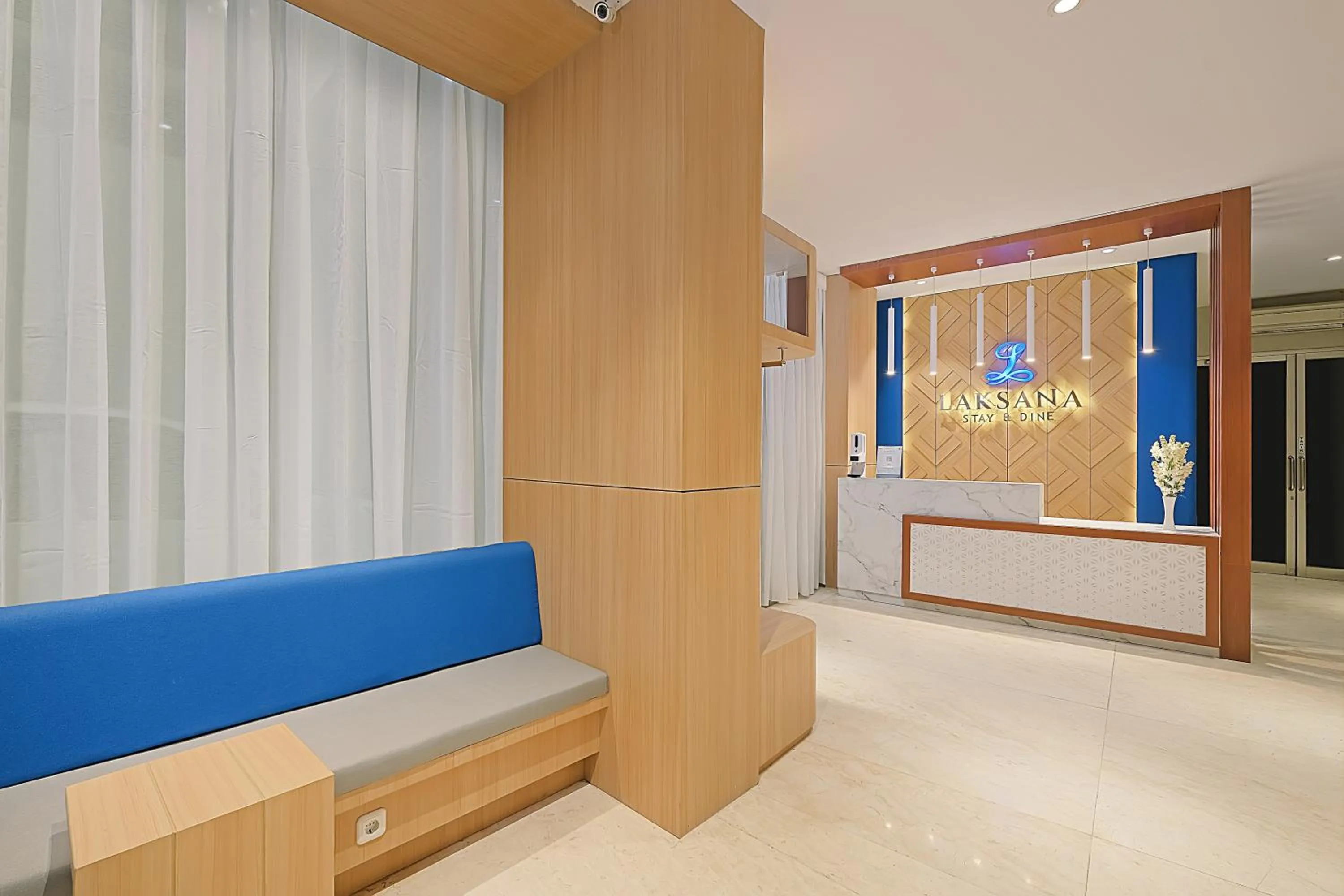 Lobby or reception in Hotel Laksana Solo Managed By Dafam