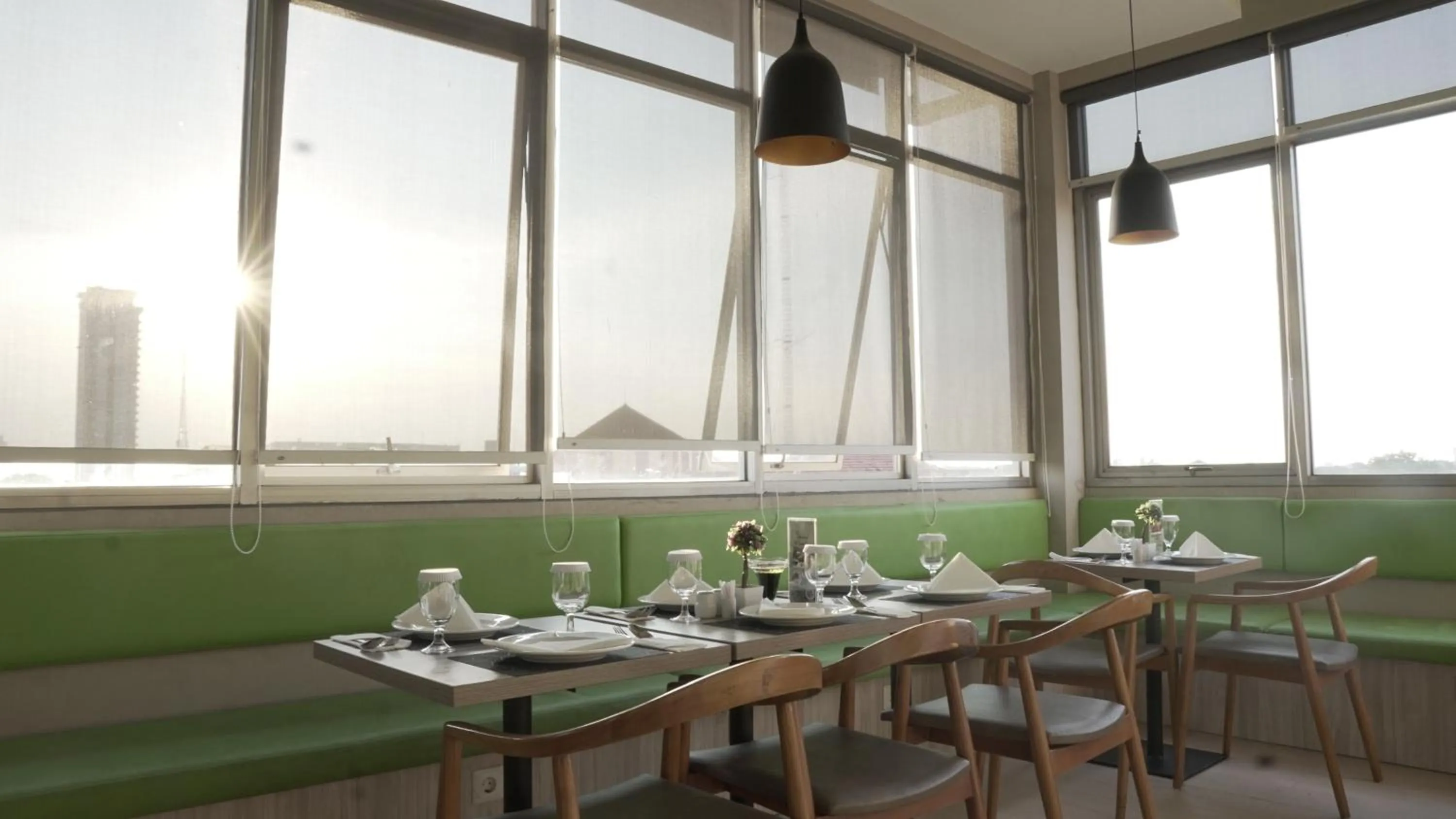 Restaurant/places to eat in Hotel Laksana Solo Managed By Dafam