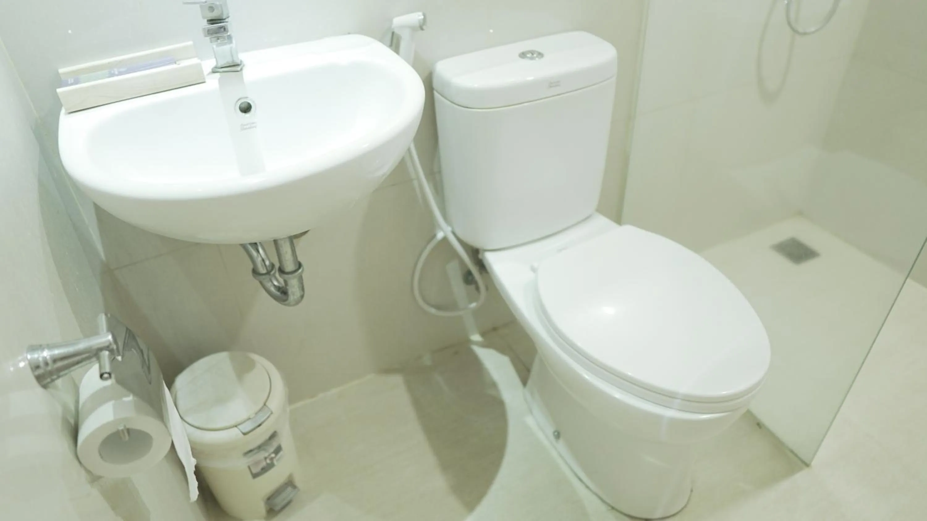 Toilet in Hotel Laksana Solo Managed By Dafam