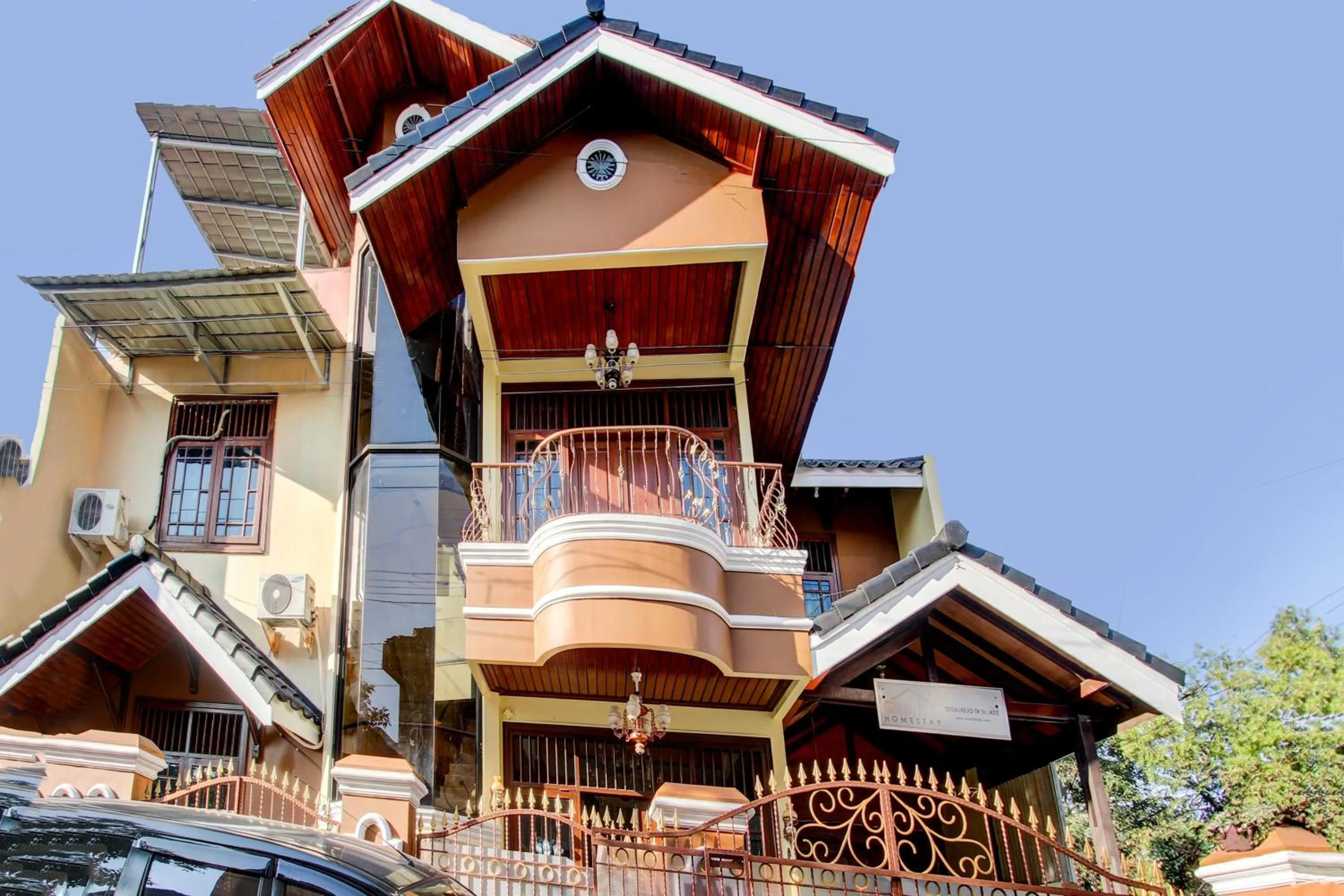 Facade/entrance in Hotel O Griya Pius Syariah Malioboro
