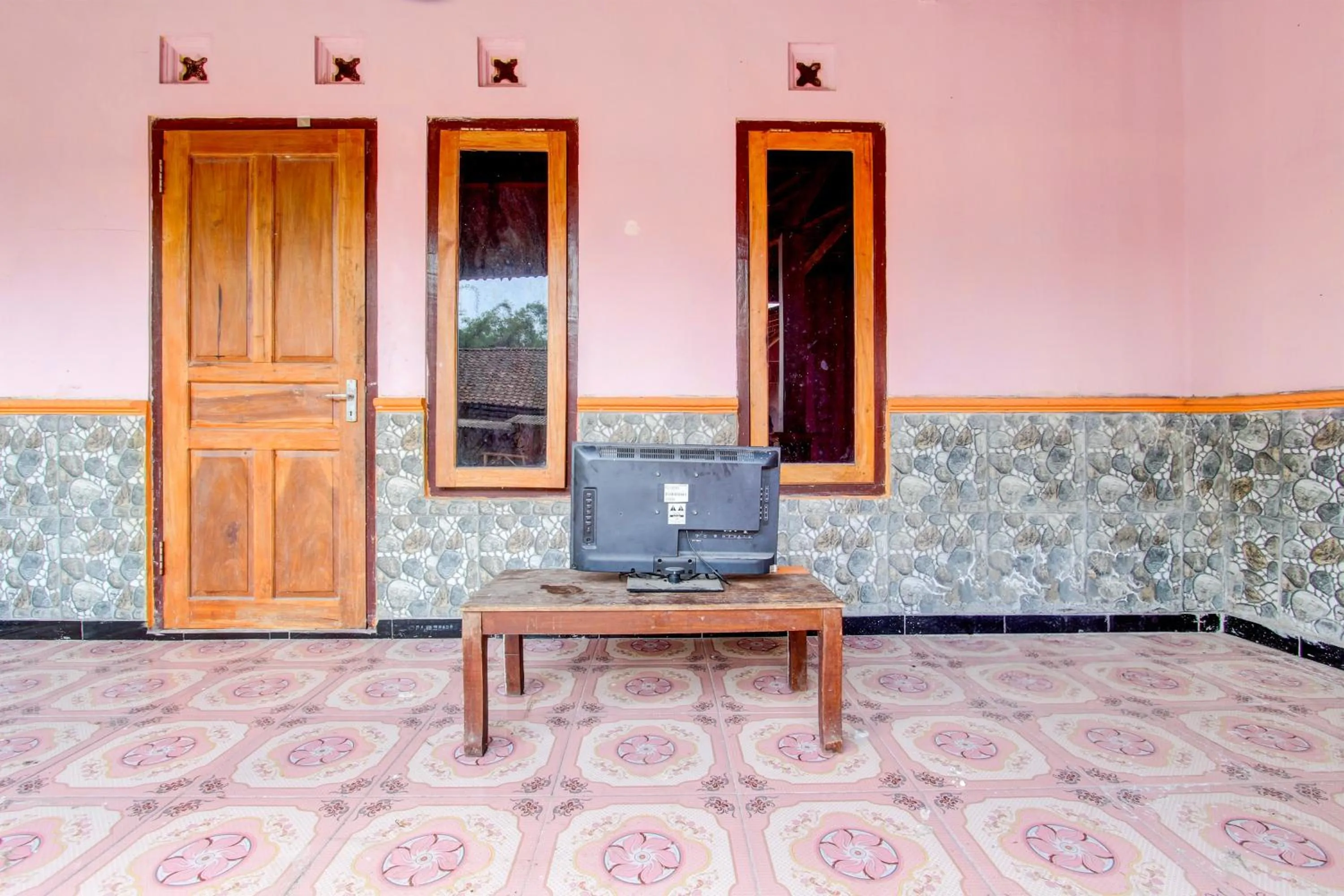 Lobby or reception in Hotel O Pondok Wisata Sekar KemuningNearWonogondang Camp ( Bumi Perkemahan Wonogondang )