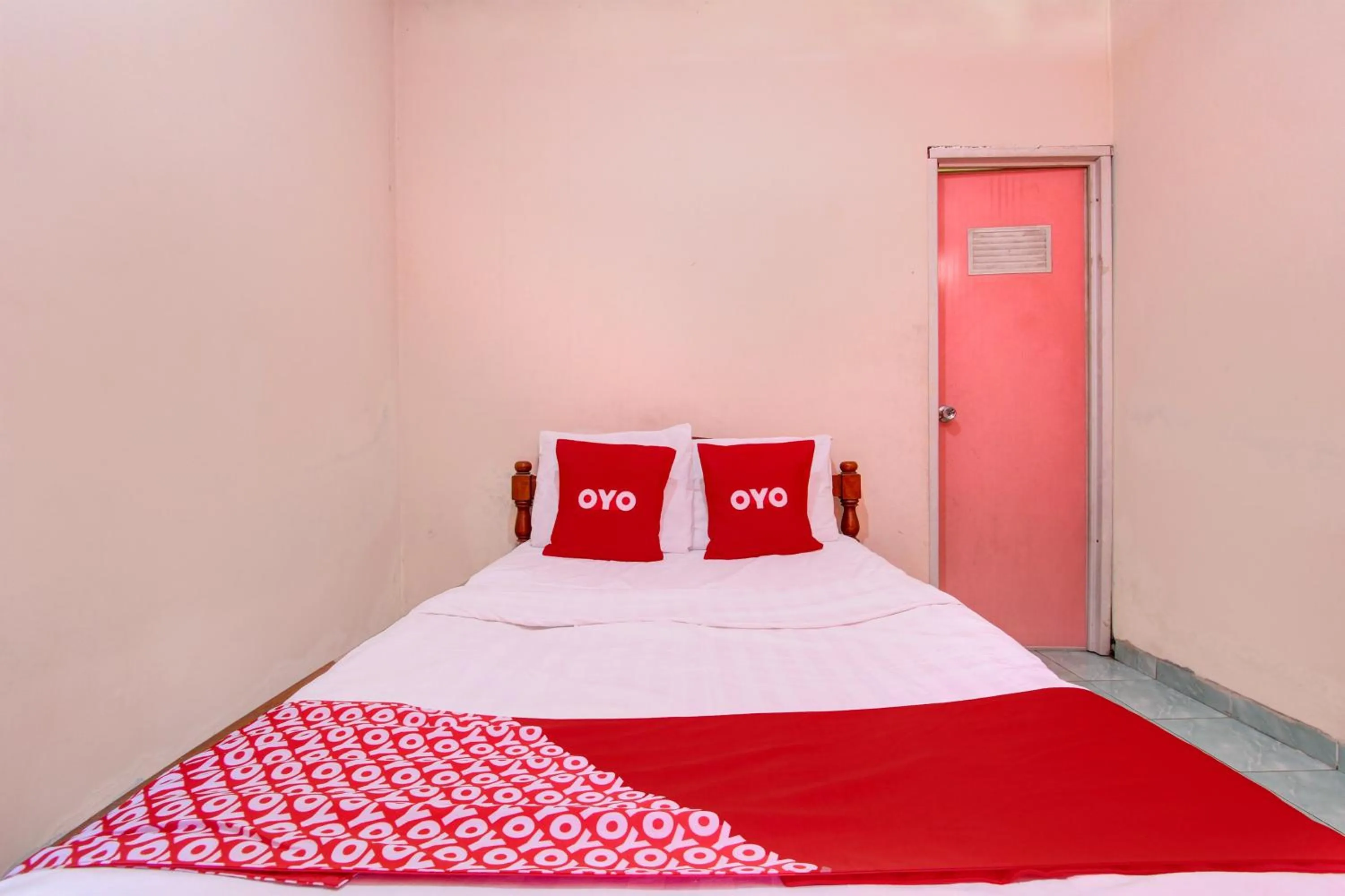 Bedroom, Bed in Hotel O Pondok Wisata Sekar KemuningNearWonogondang Camp ( Bumi Perkemahan Wonogondang )