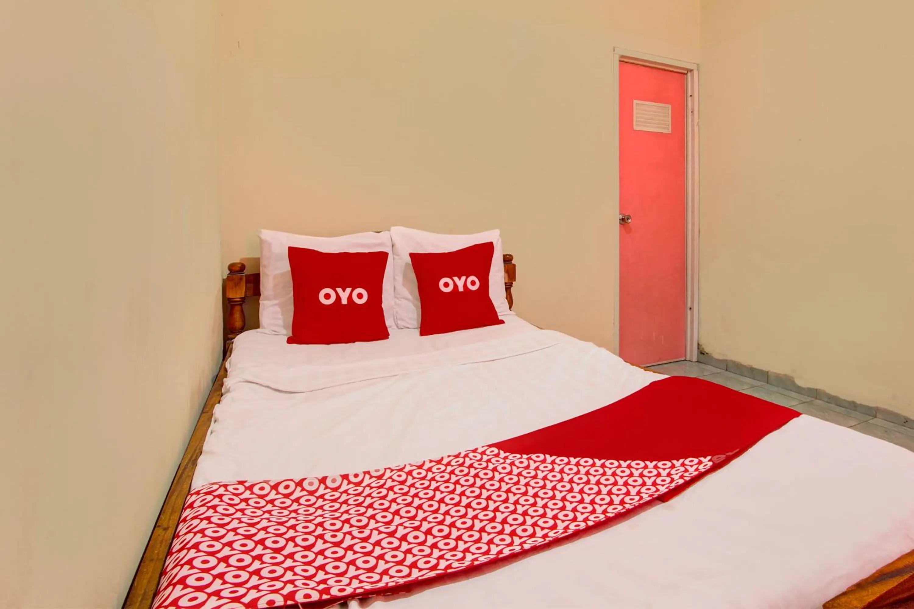 Bedroom, Bed in Hotel O Pondok Wisata Sekar KemuningNearWonogondang Camp ( Bumi Perkemahan Wonogondang )