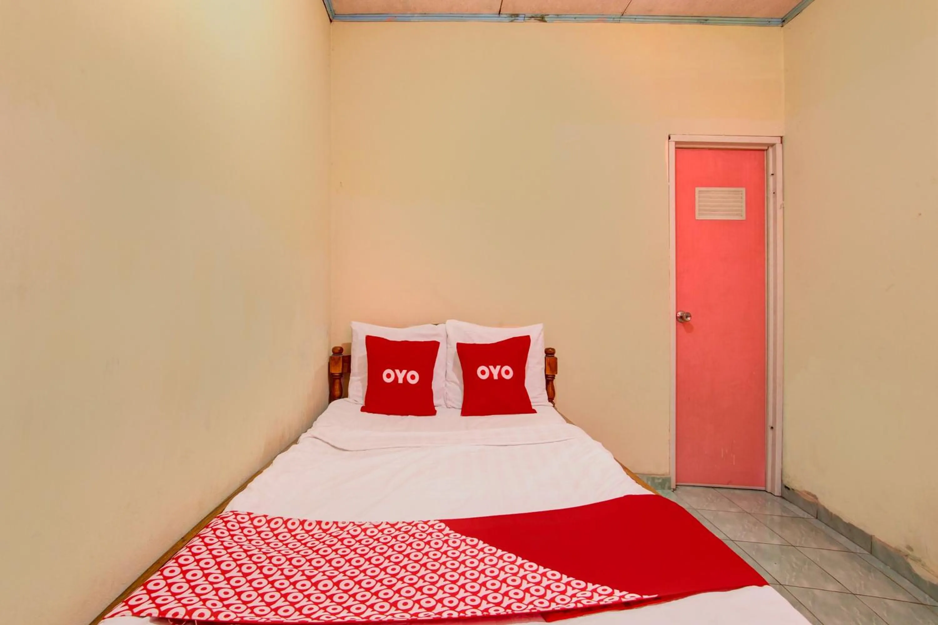 Bedroom, Bed in Hotel O Pondok Wisata Sekar KemuningNearWonogondang Camp ( Bumi Perkemahan Wonogondang )