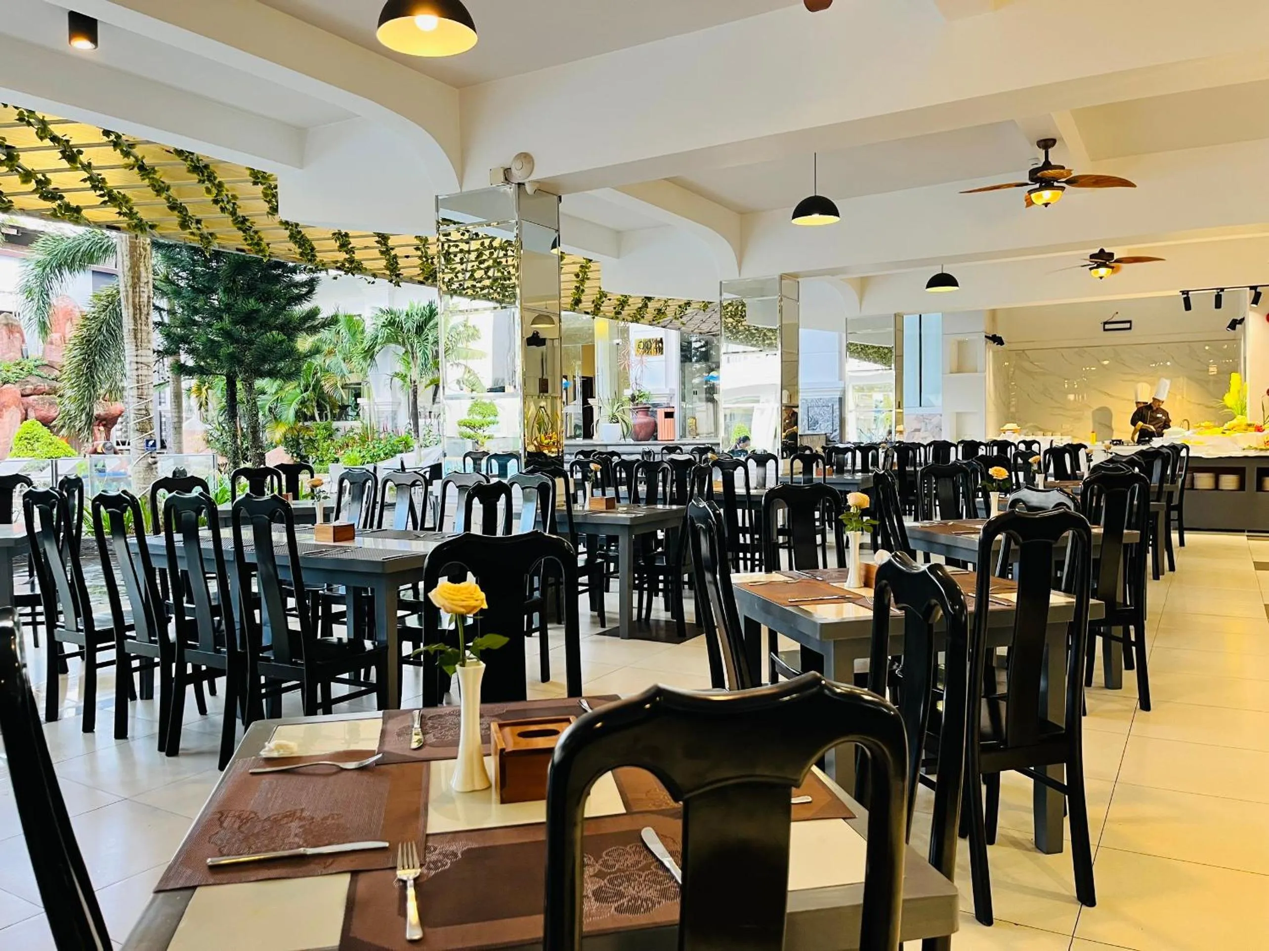 Restaurant/places to eat in Ocean Pearl Hotel Phu Quoc