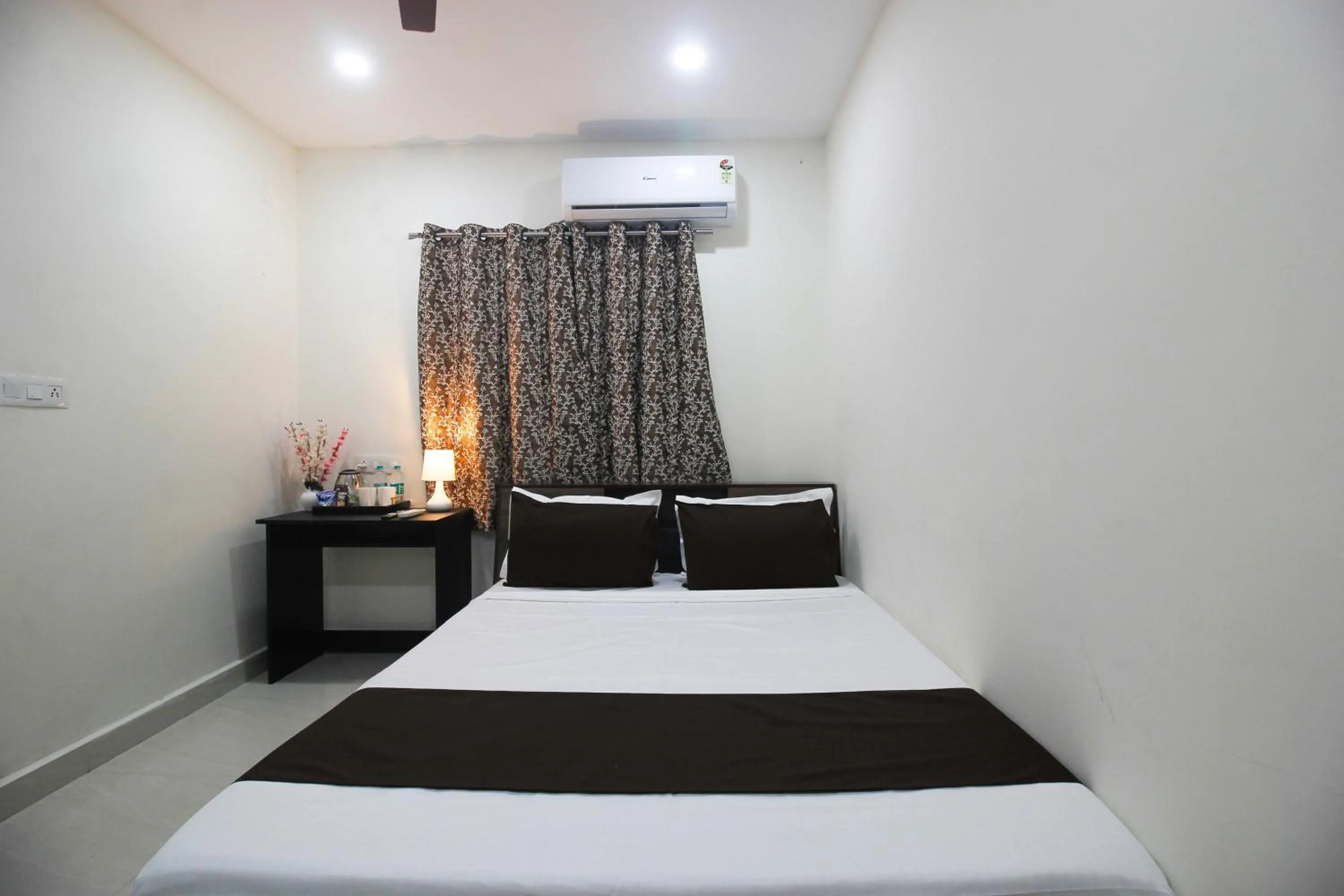 Bedroom, Bed in Collection O Stayo