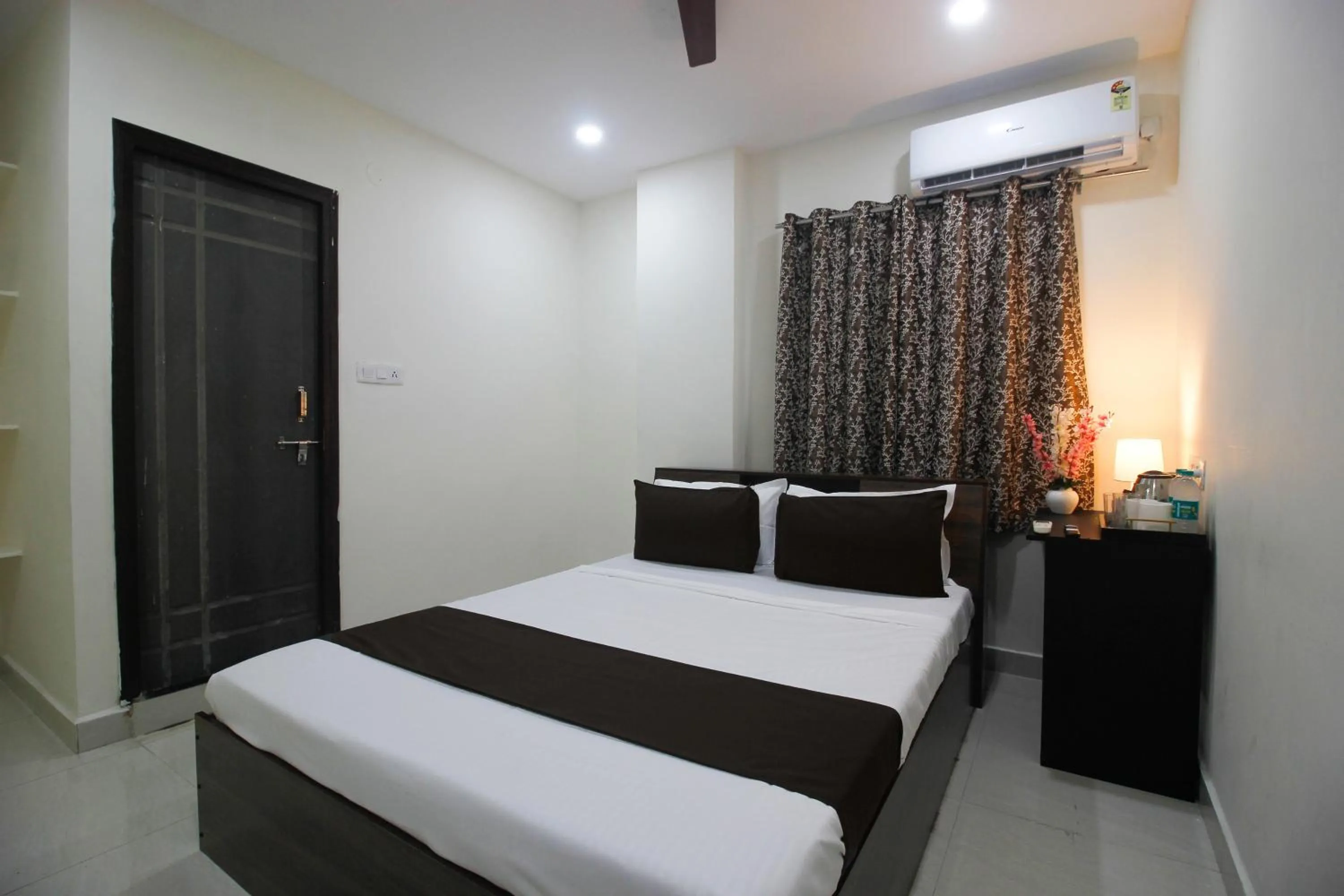 Bedroom, Bed in Collection O Stayo