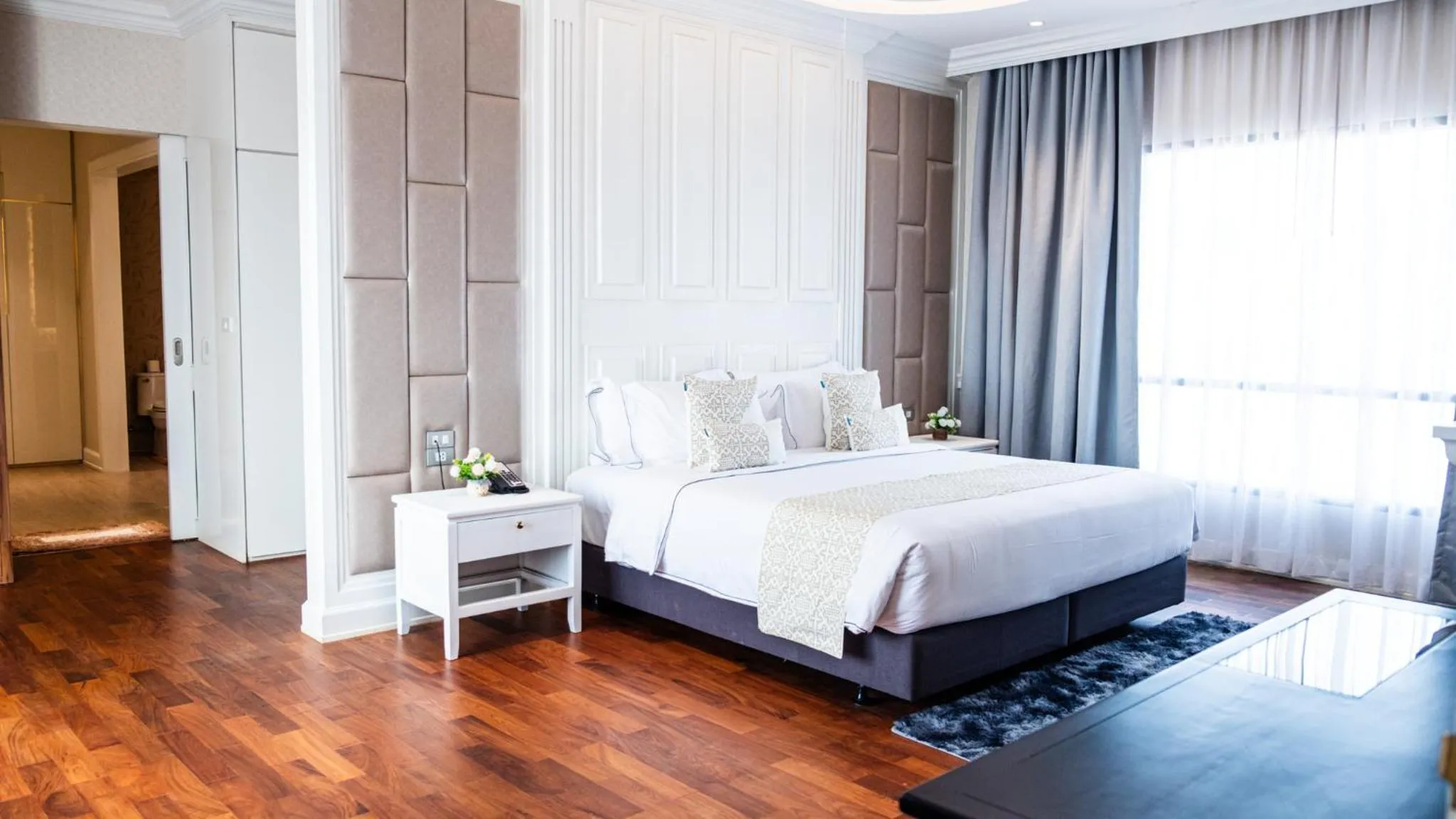 Guests, Bed in Mintra Hotel Vientiane