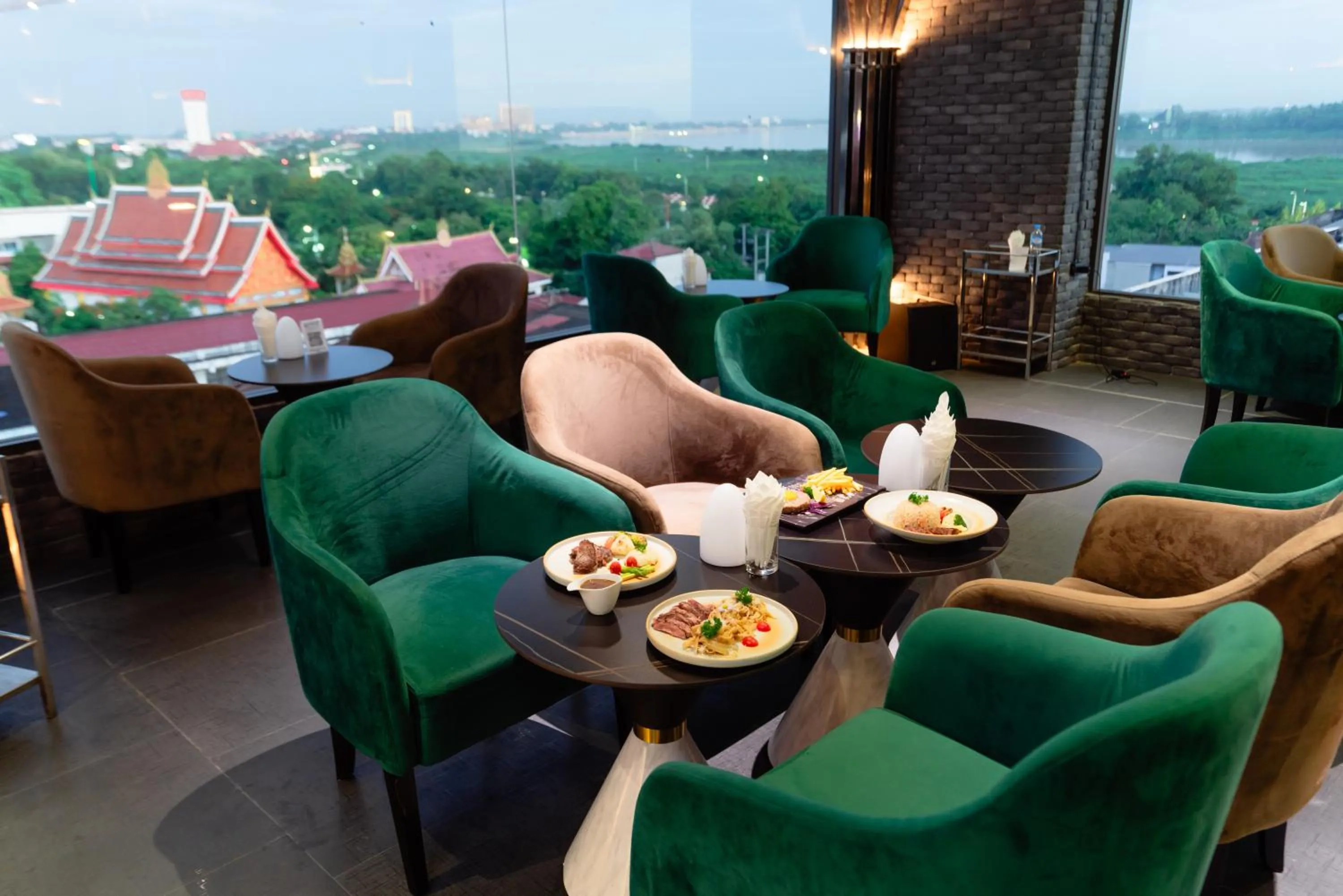 Food and drinks in Mintra Hotel Vientiane