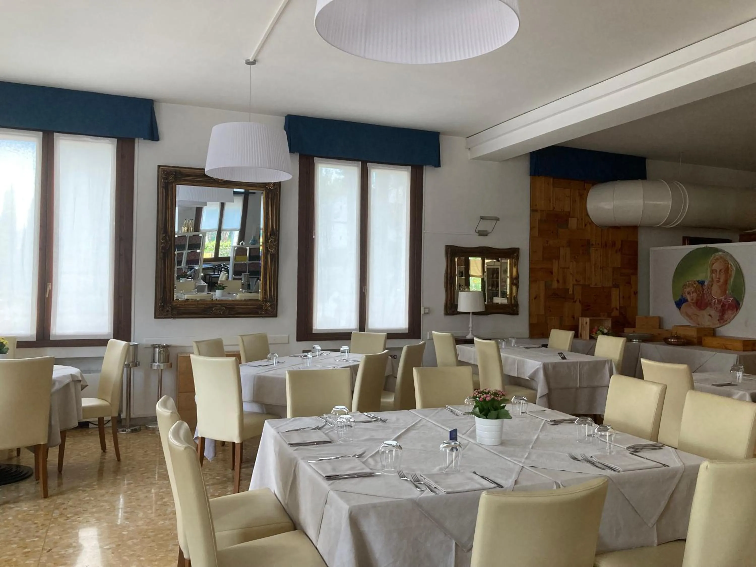 Lounge or bar in Locanda Al Santuario