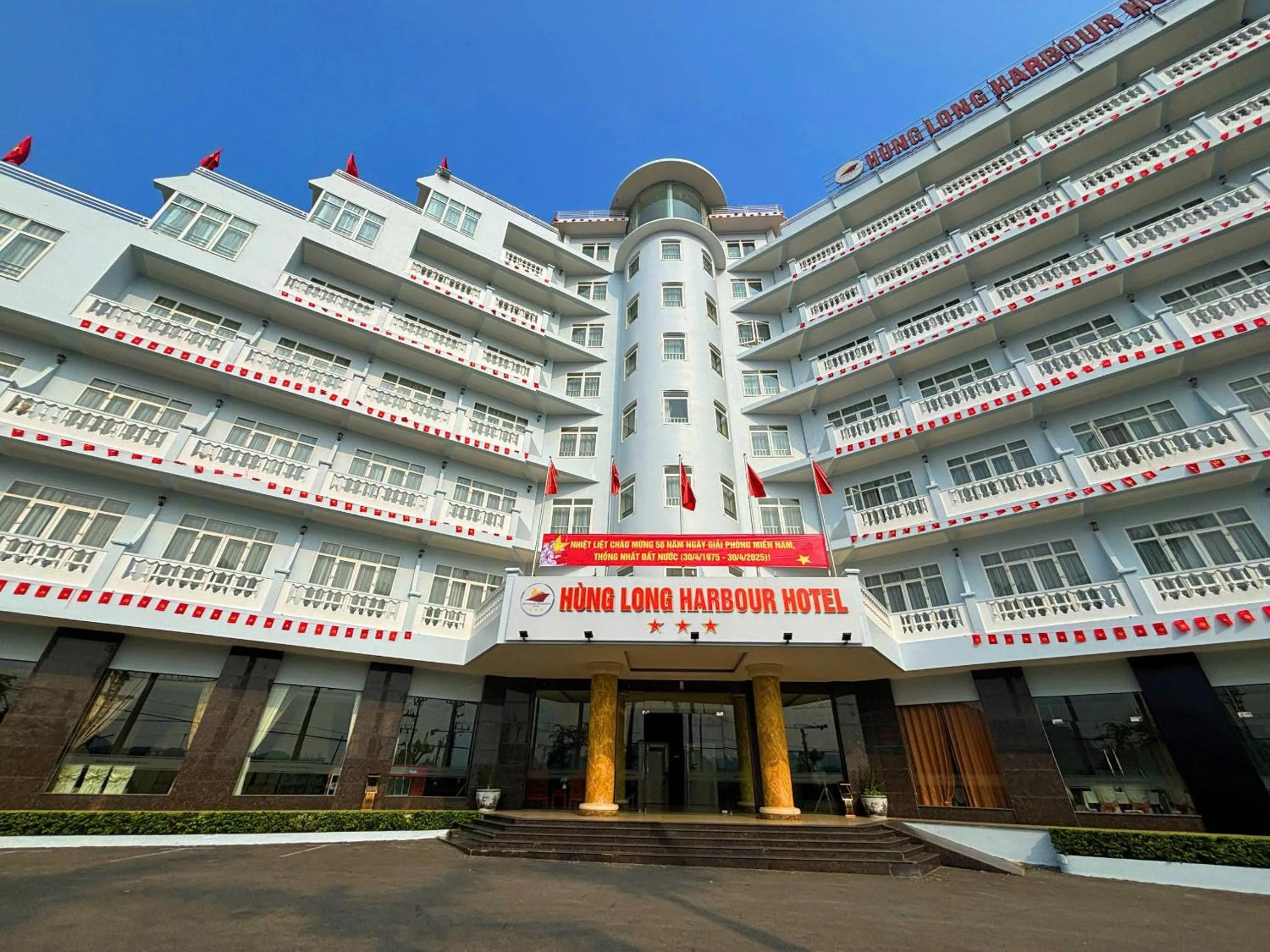 Property building in Hung Long Harbour Hotel